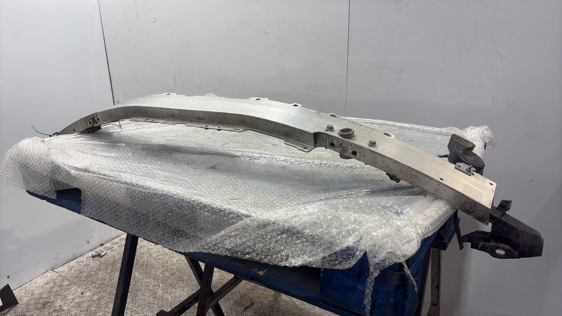 Renfort pare choc avant (traverse) mercedes classe c 205 phase 1 coupe