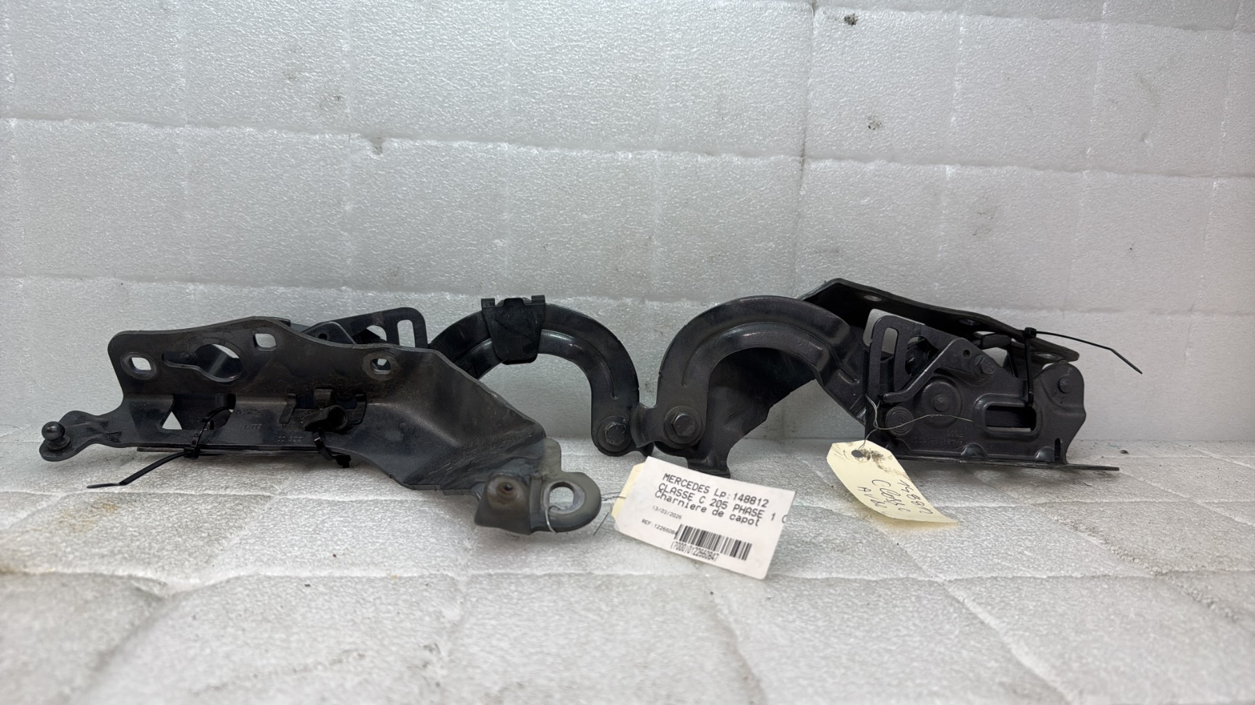 Charniere de capot mercedes classe c 205 phase 1 coupe