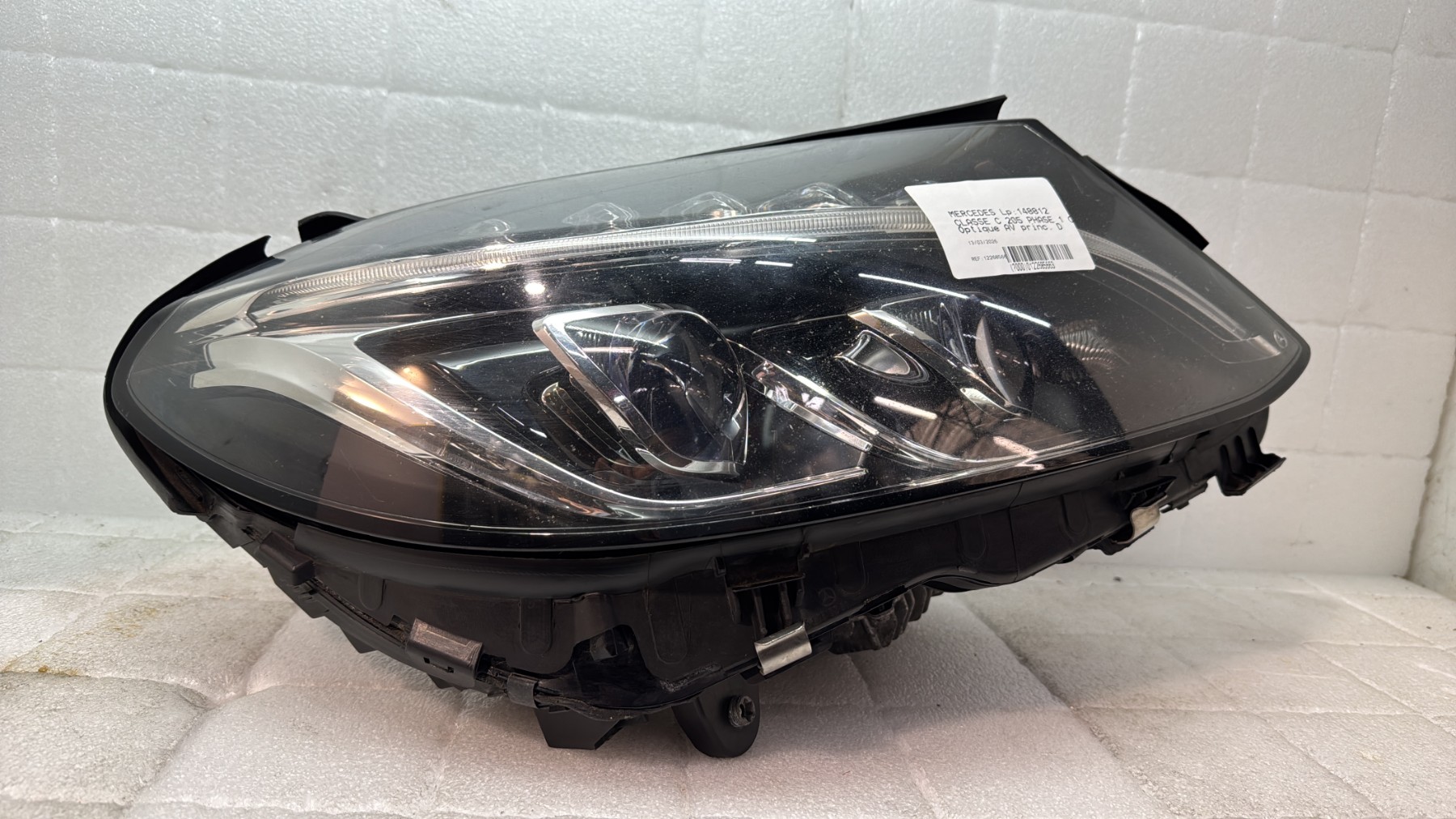 Optique avant principal droit (feux)(phare) mercedes classe c 205 phase 1 coupe