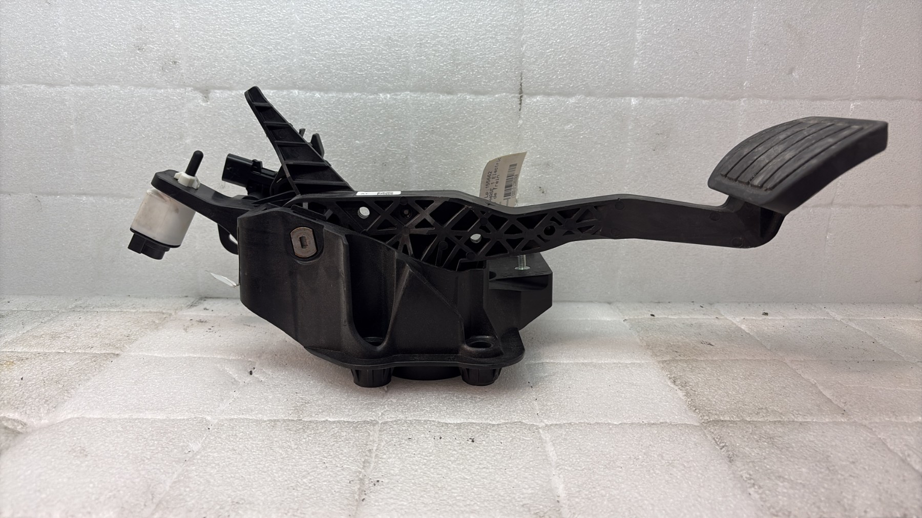 Pedale de frein peugeot 208 2 phase 1