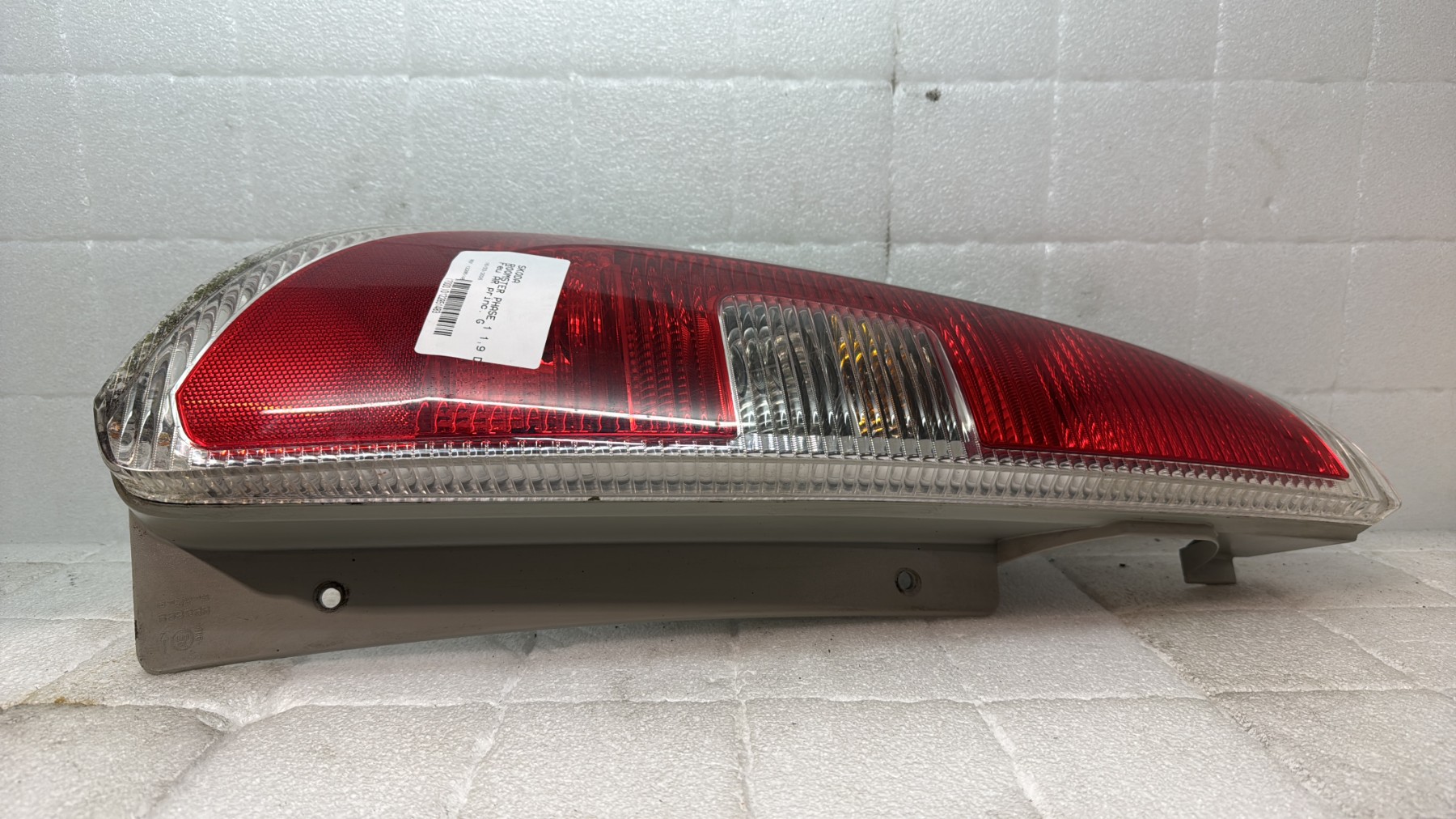 Feu arriere principal gauche (feux) skoda roomster phase 1