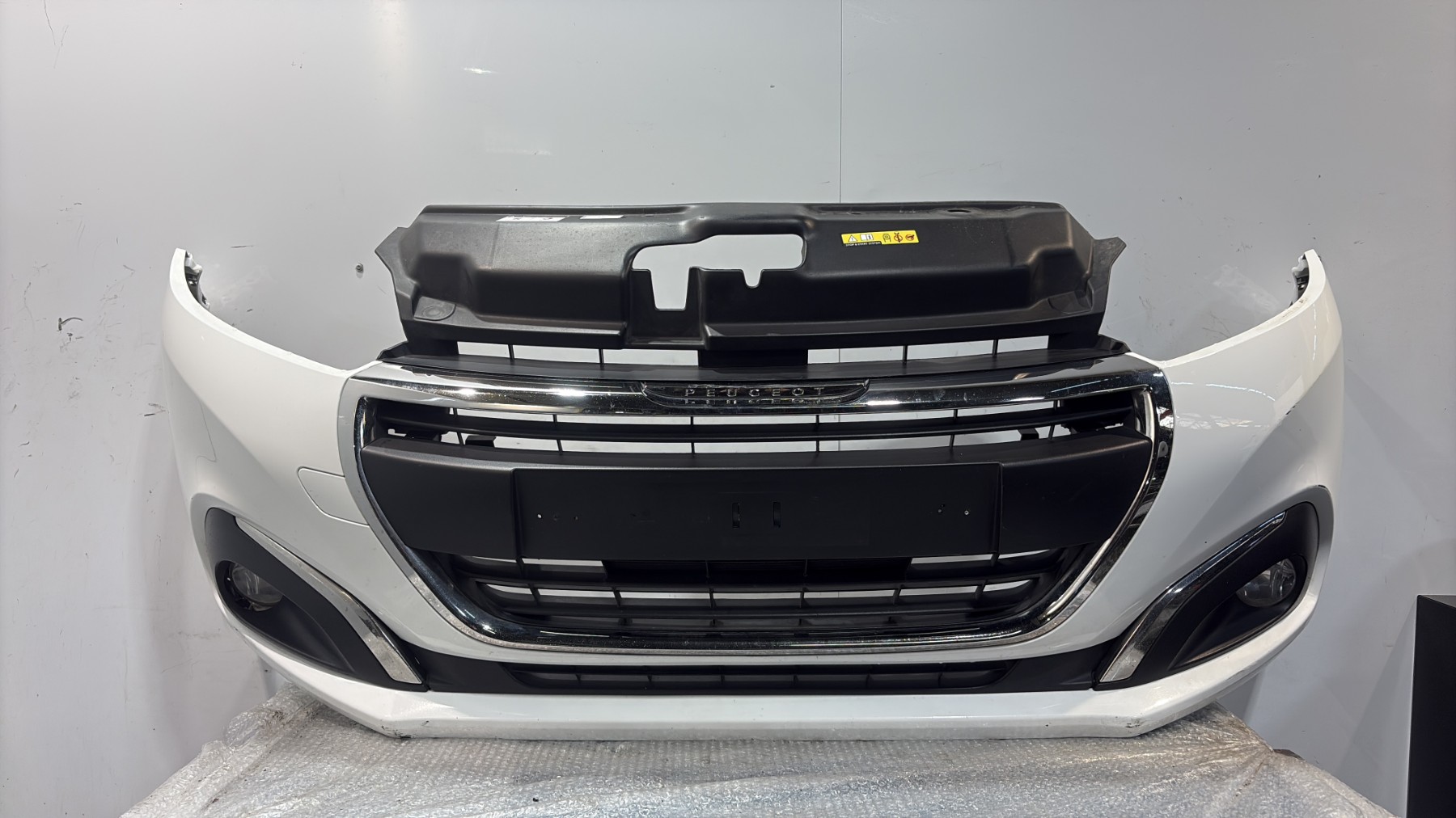 Pare choc avant peugeot 208 1 phase 2