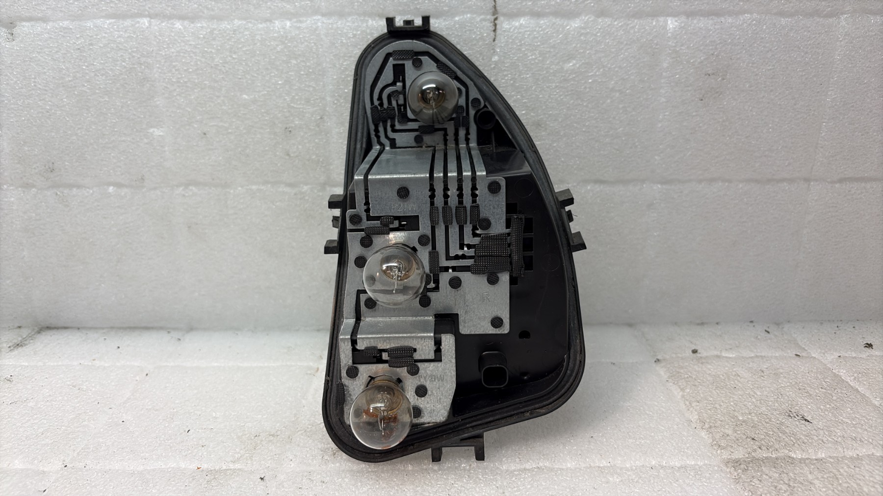 Platine feu arriere droit renault clio 3 phase 2