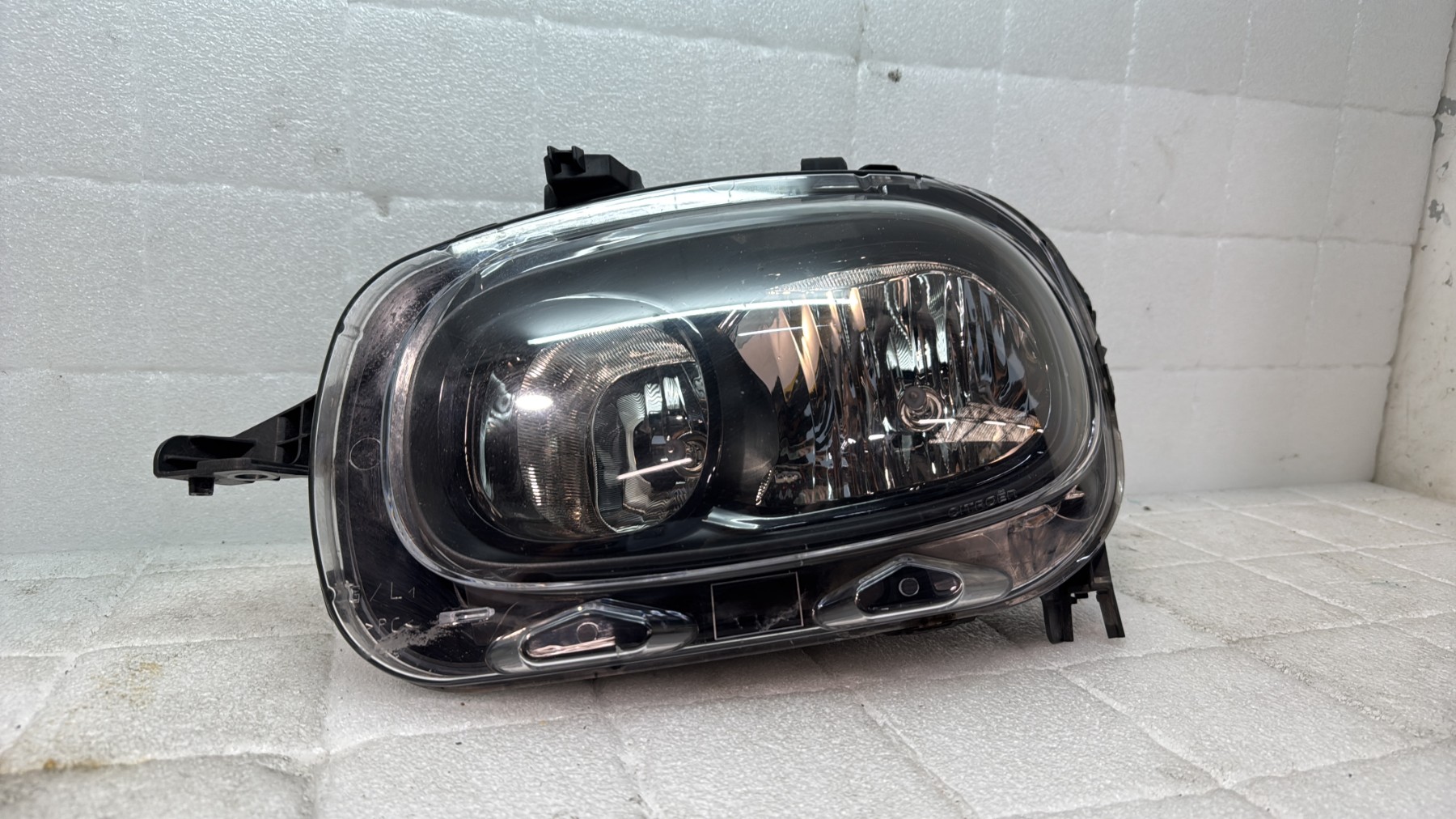 Optique avant principal droit (feux)(phare) citroen c3 3 phase 1