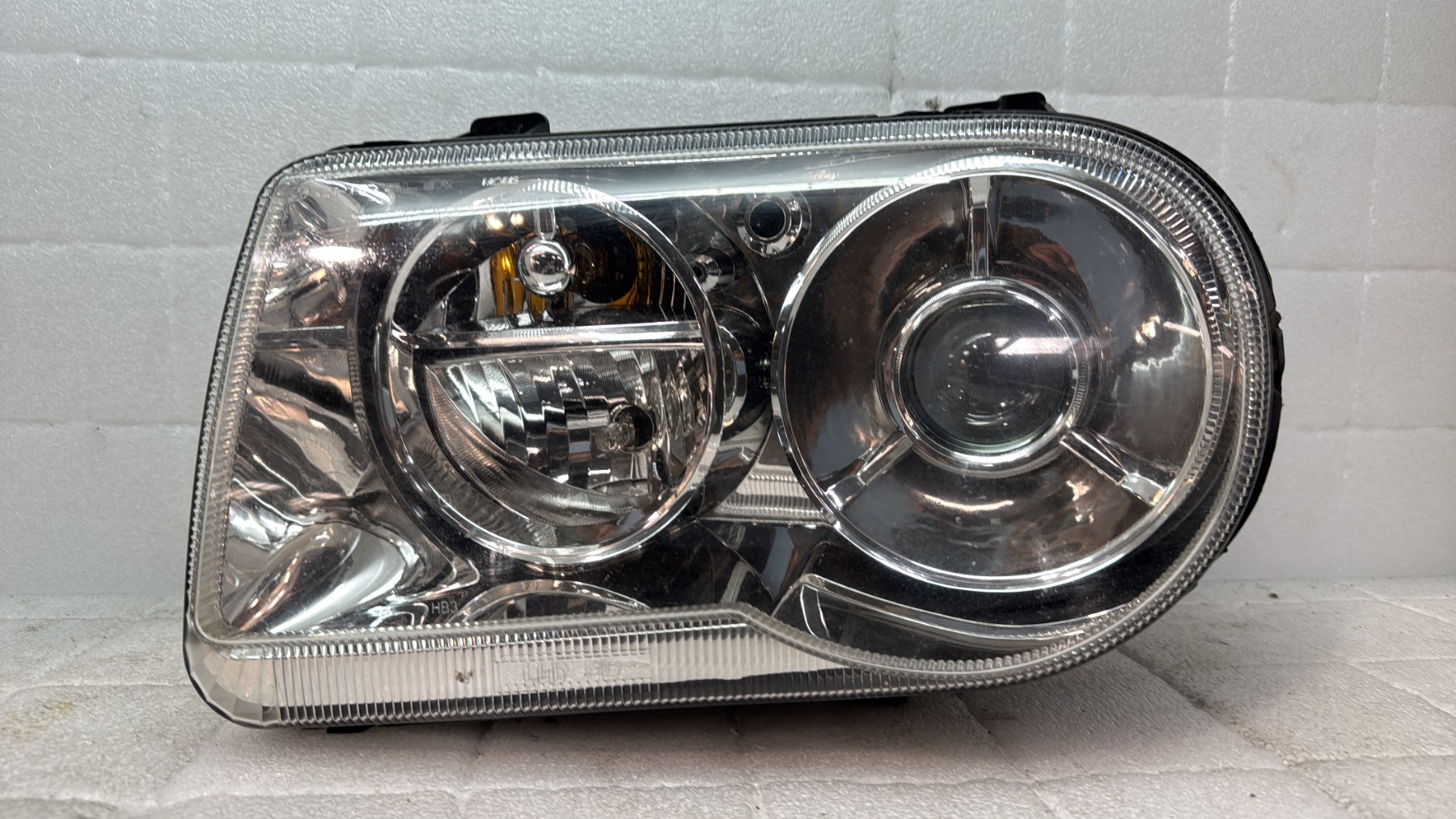 Optique avant principal gauche (feux)(phare) chrysler 300c phase 2 break