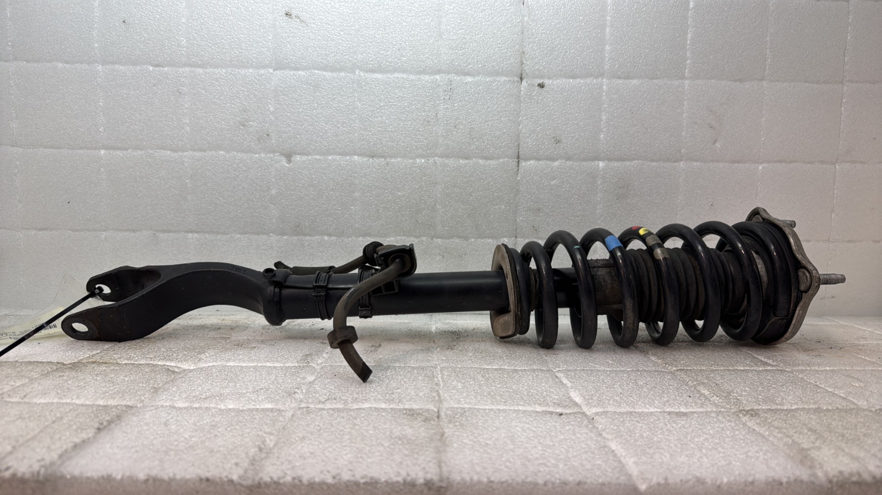 Amortisseur avant gauche mercedes classe c 205 phase 1 coupe