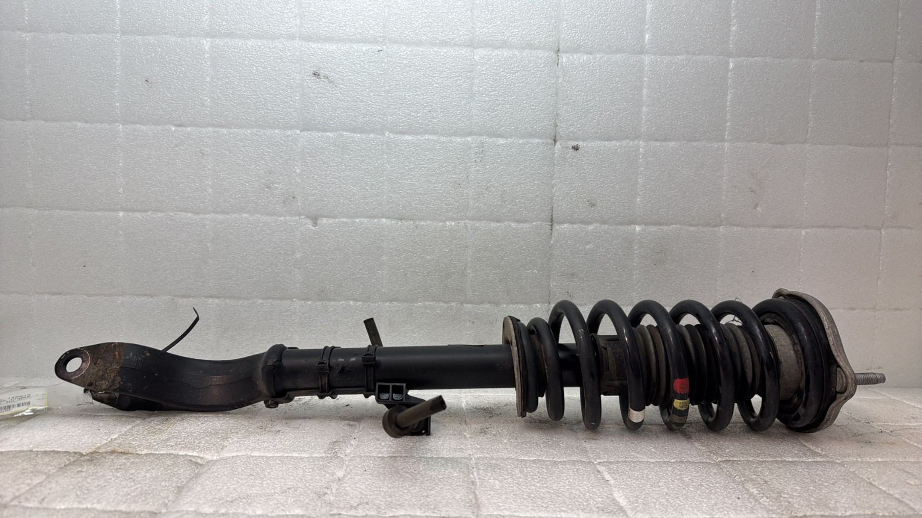 Amortisseur avant droit mercedes classe c 205 phase 1 coupe