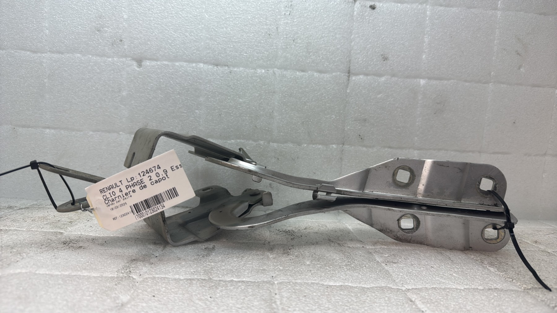 Charniere de capot renault clio 4 phase 2