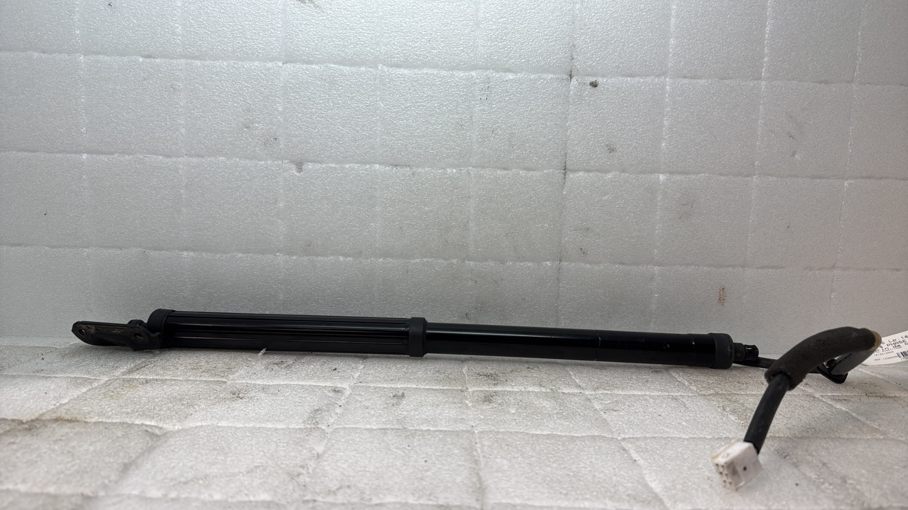 Verin de coffre droit lexus rx 4 phase 1