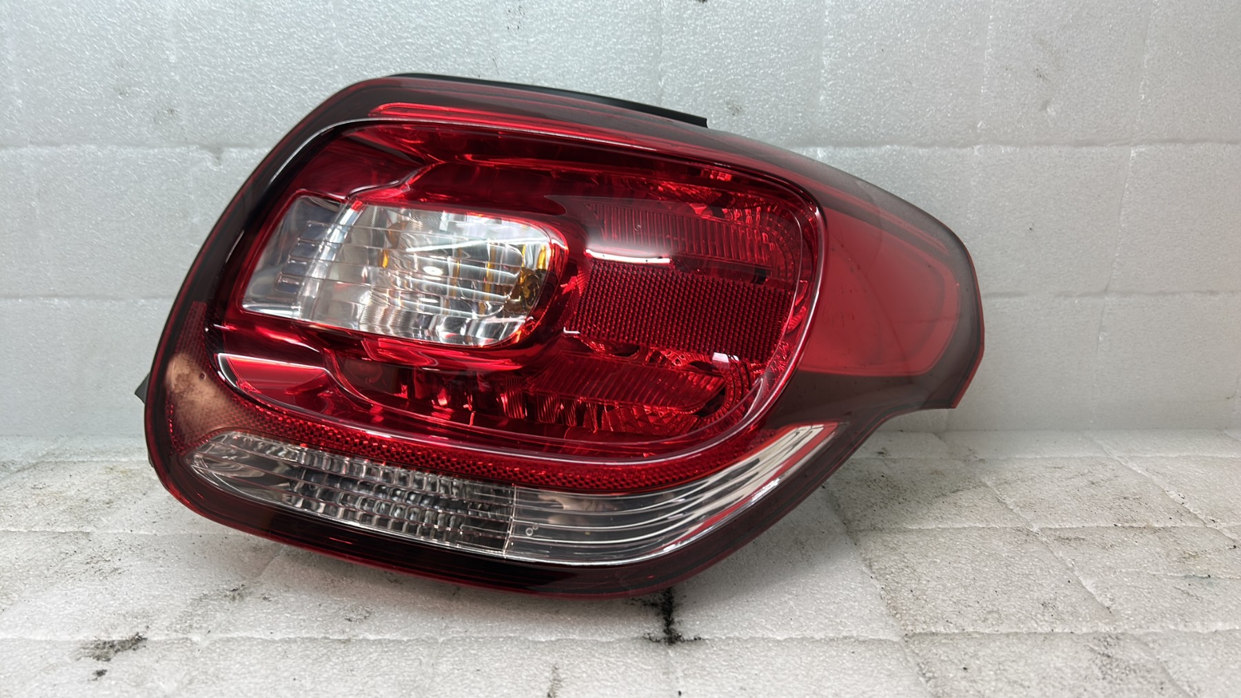 Feu arriere principal droit (feux) citroen ds3 phase 1