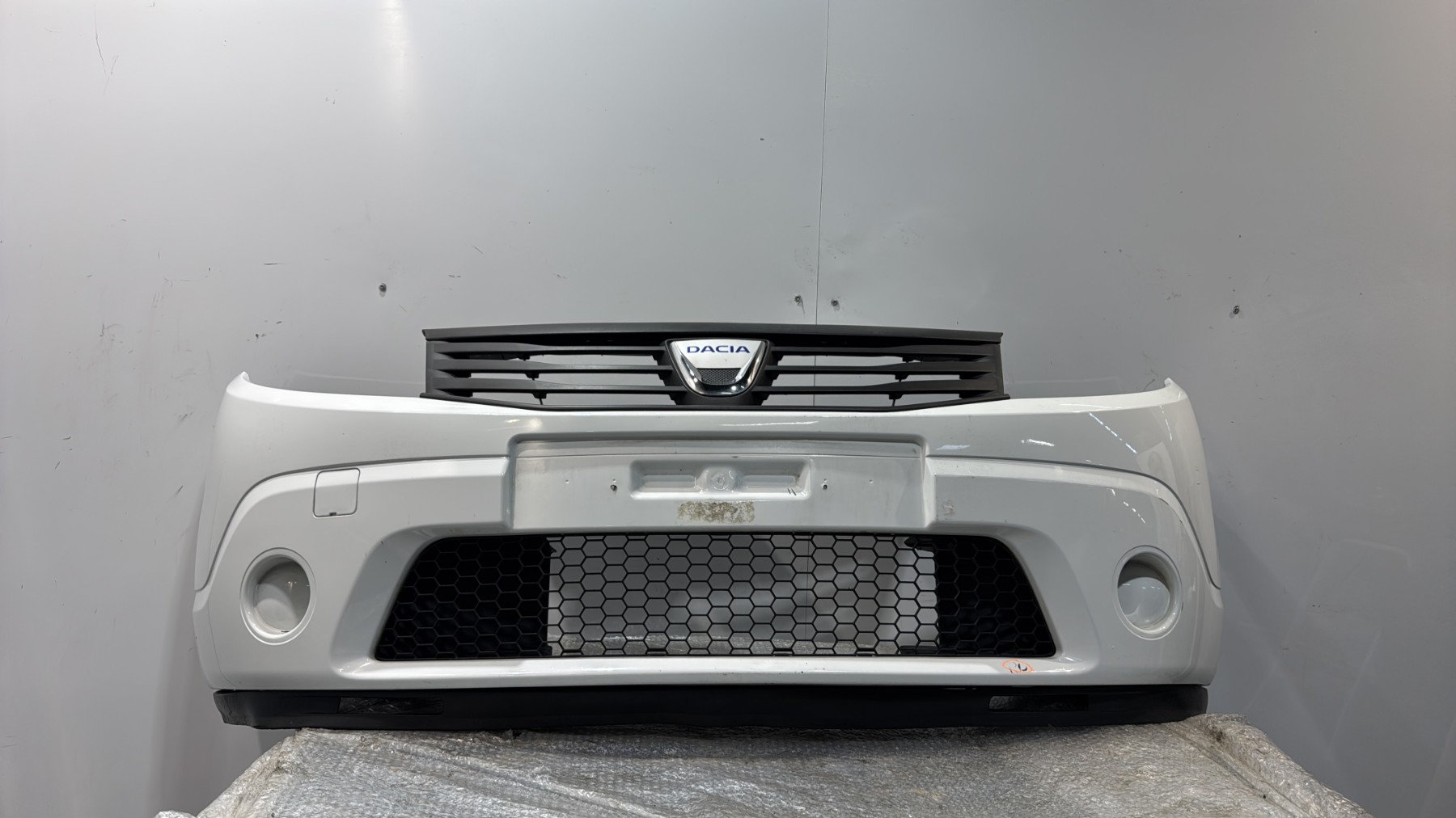 Pare choc avant dacia sandero 1