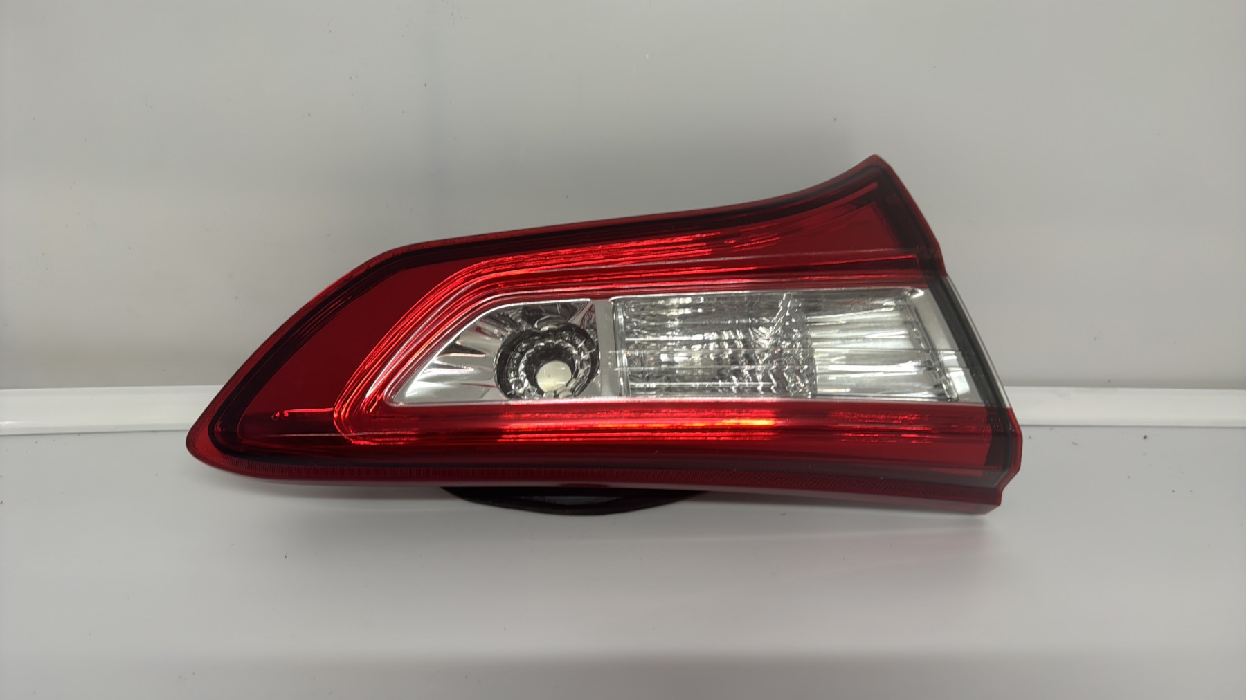 Feu arriere secondaire gauche (feux) toyota yaris 3 phase 3