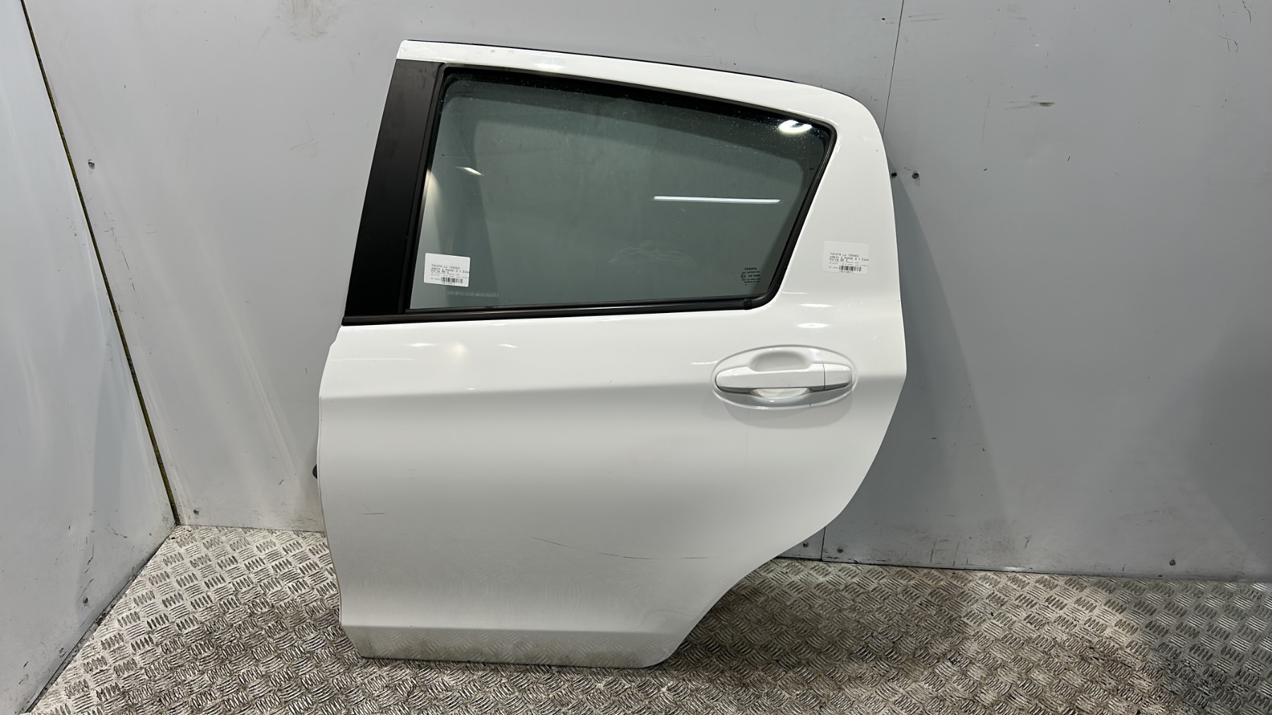 Porte arriere gauche toyota yaris 3 phase 3