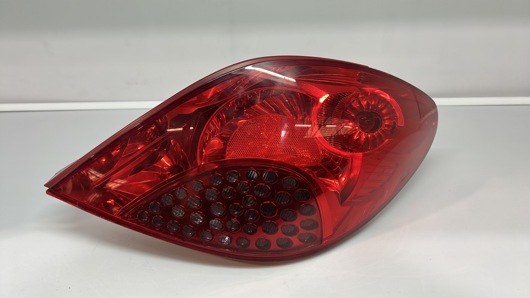 Feu arriere principal droit (feux) peugeot 207 phase 1