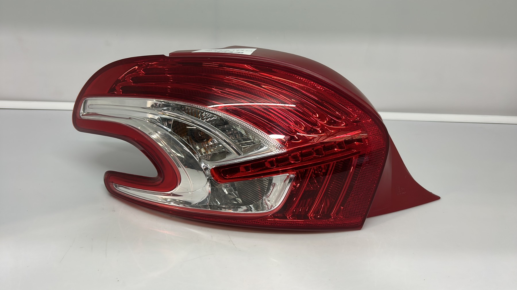 Feu arriere principal gauche (feux) peugeot 208 1 phase 1