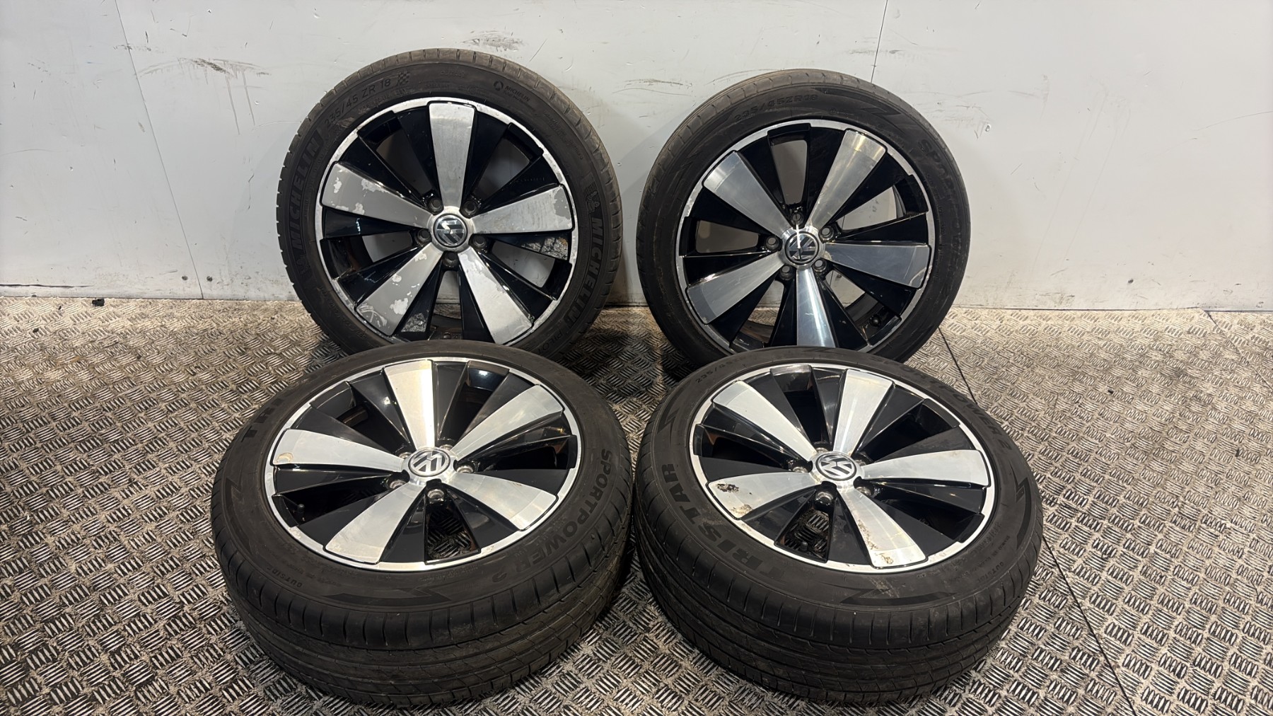 Jeu de 4 jantes  volkswagen beetle 2 cabrio phase 1