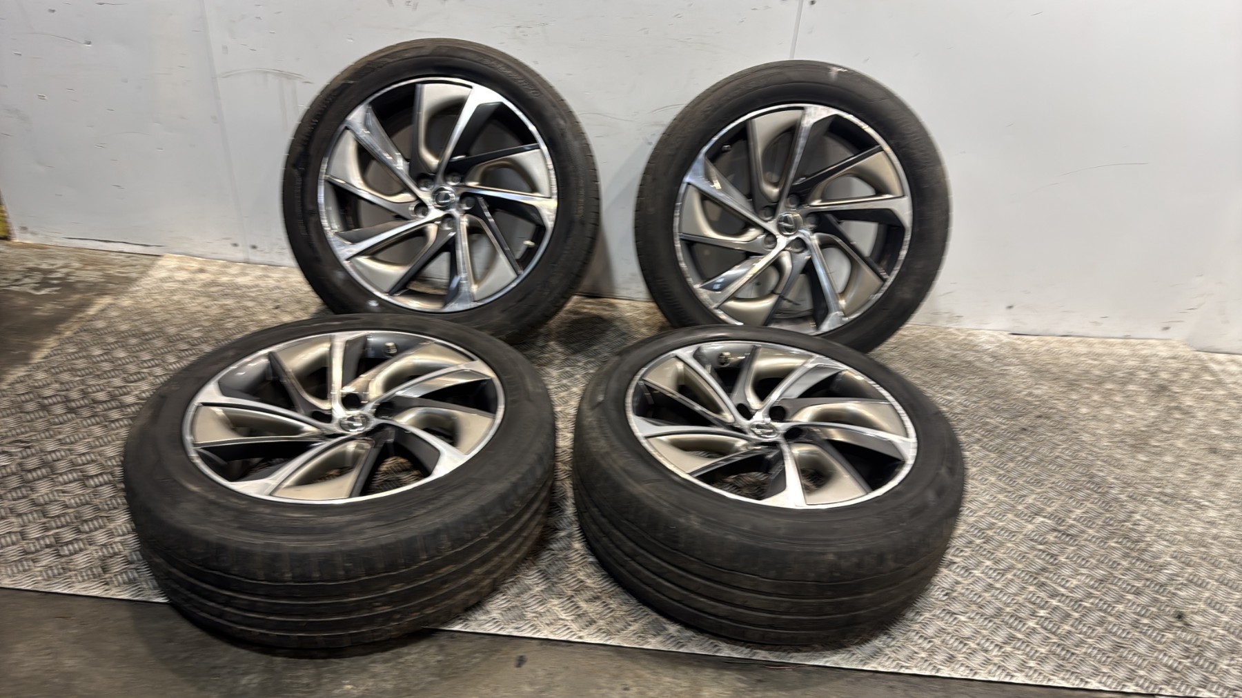 Jeu de 4 jantes  lexus rx 4 phase 1