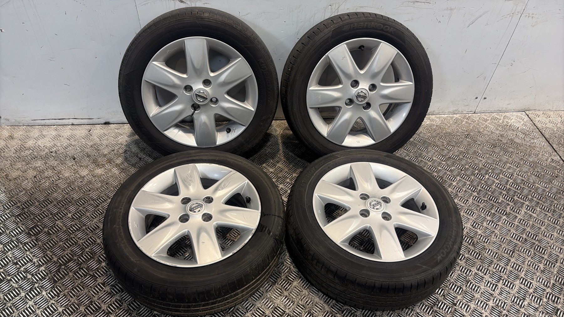 Jeu de 4 jantes  nissan micra 3 phase 2 cabriolet