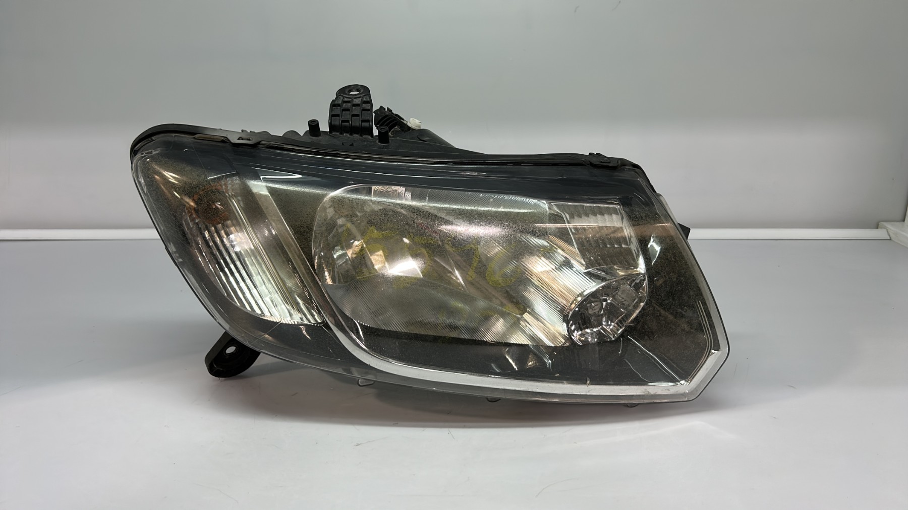 Optique avant principal droit (feux)(phare) dacia sandero 2 phase 1