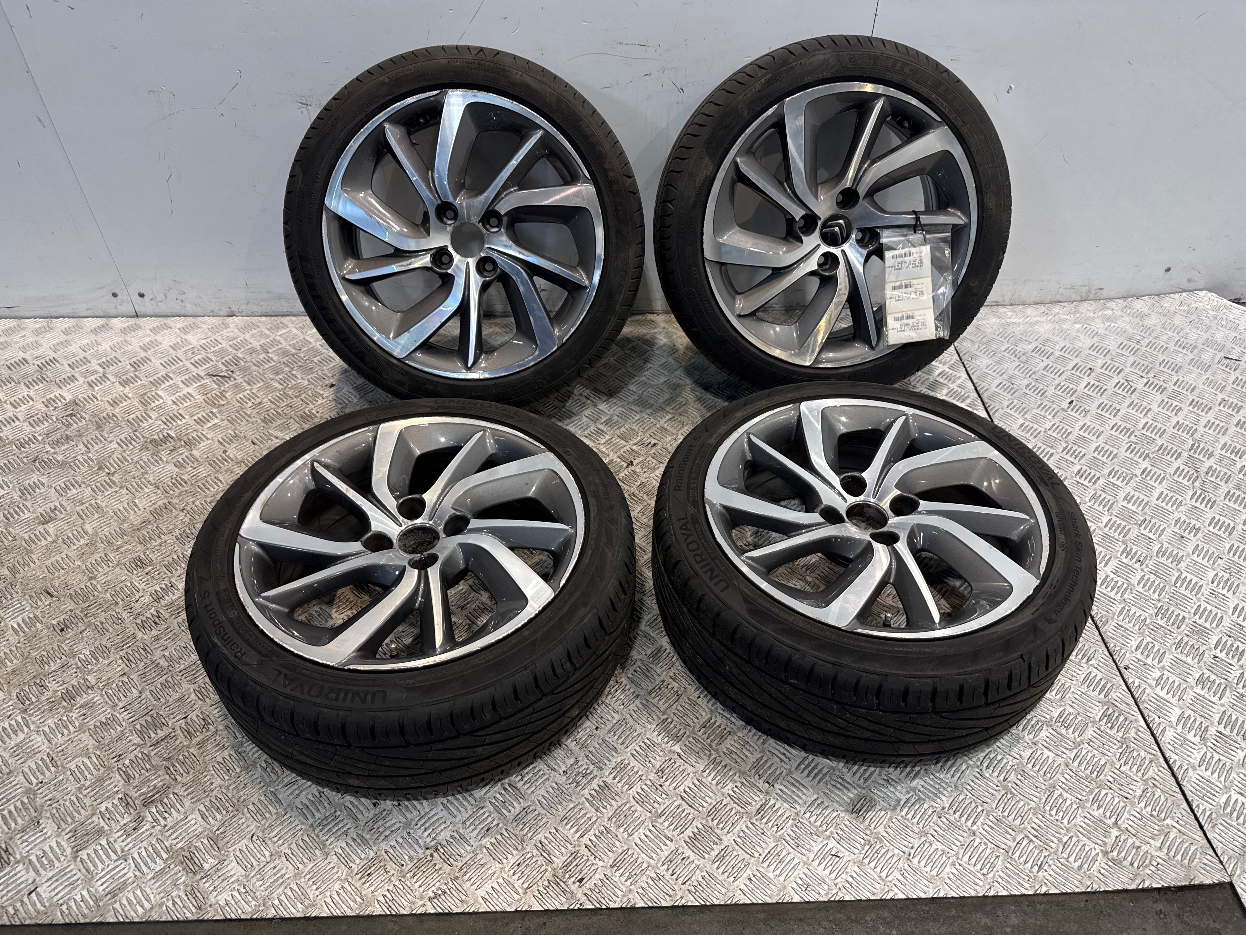 Jeu de 4 jantes  citroen ds3 phase 1