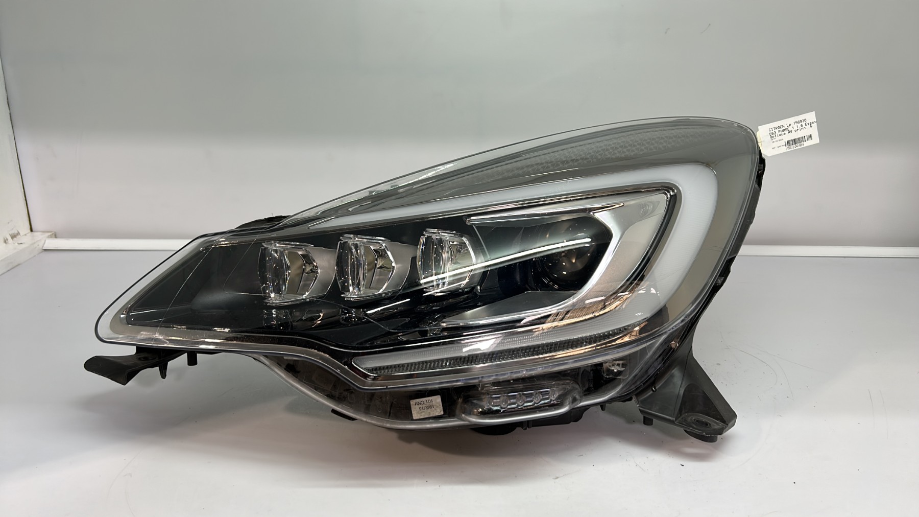 Optique avant principal gauche (feux)(phare) citroen ds3 phase 1