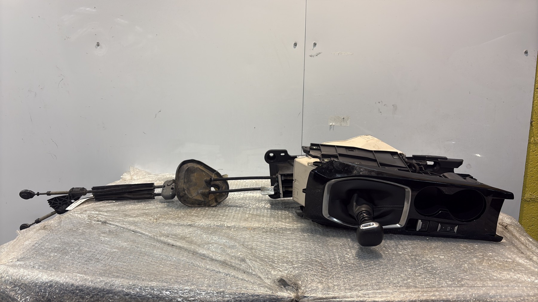 Levier de vitesses peugeot 208 2 phase 1