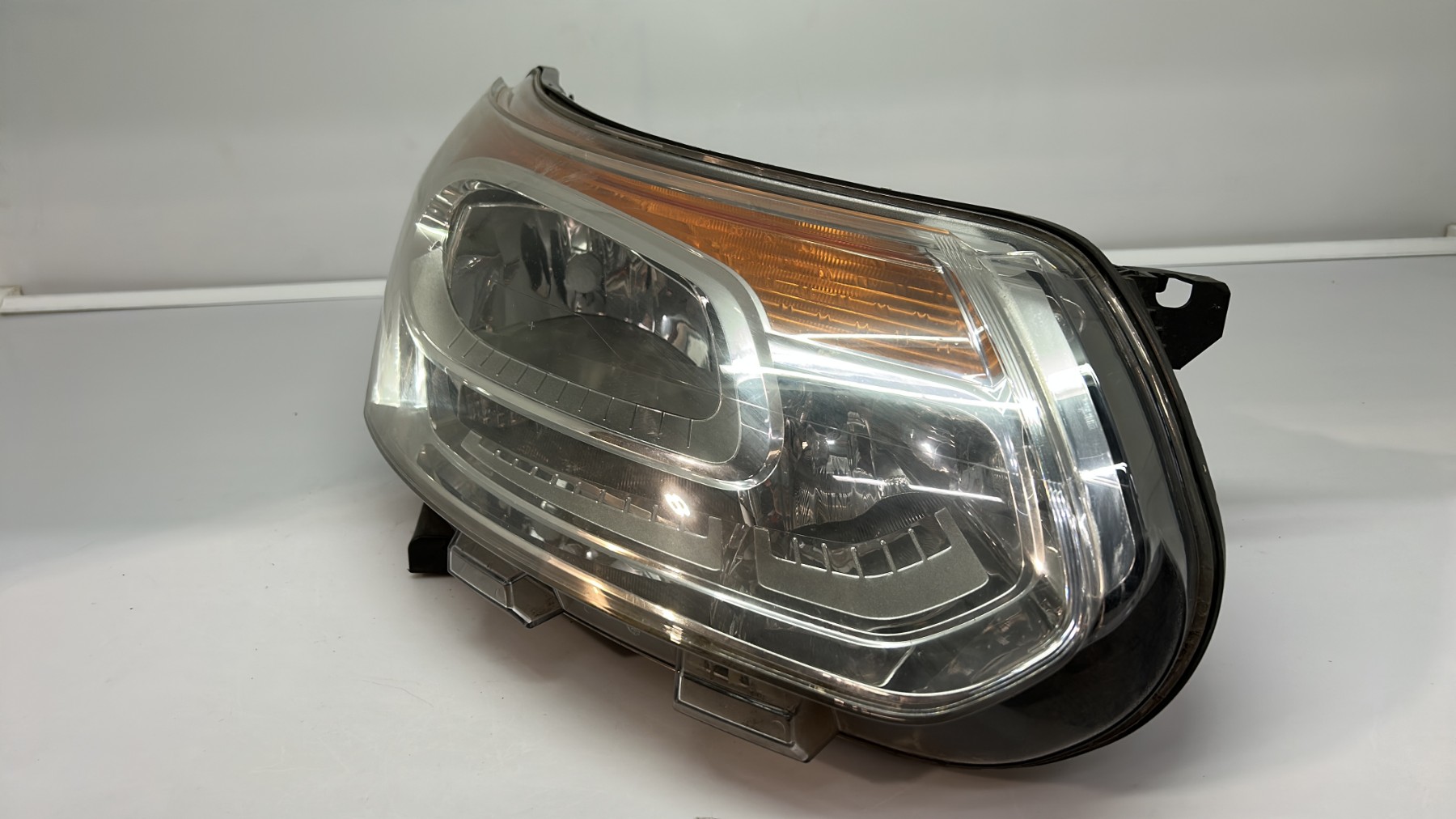 Optique avant principal droit (feux)(phare) citroen c3 picasso phase 2