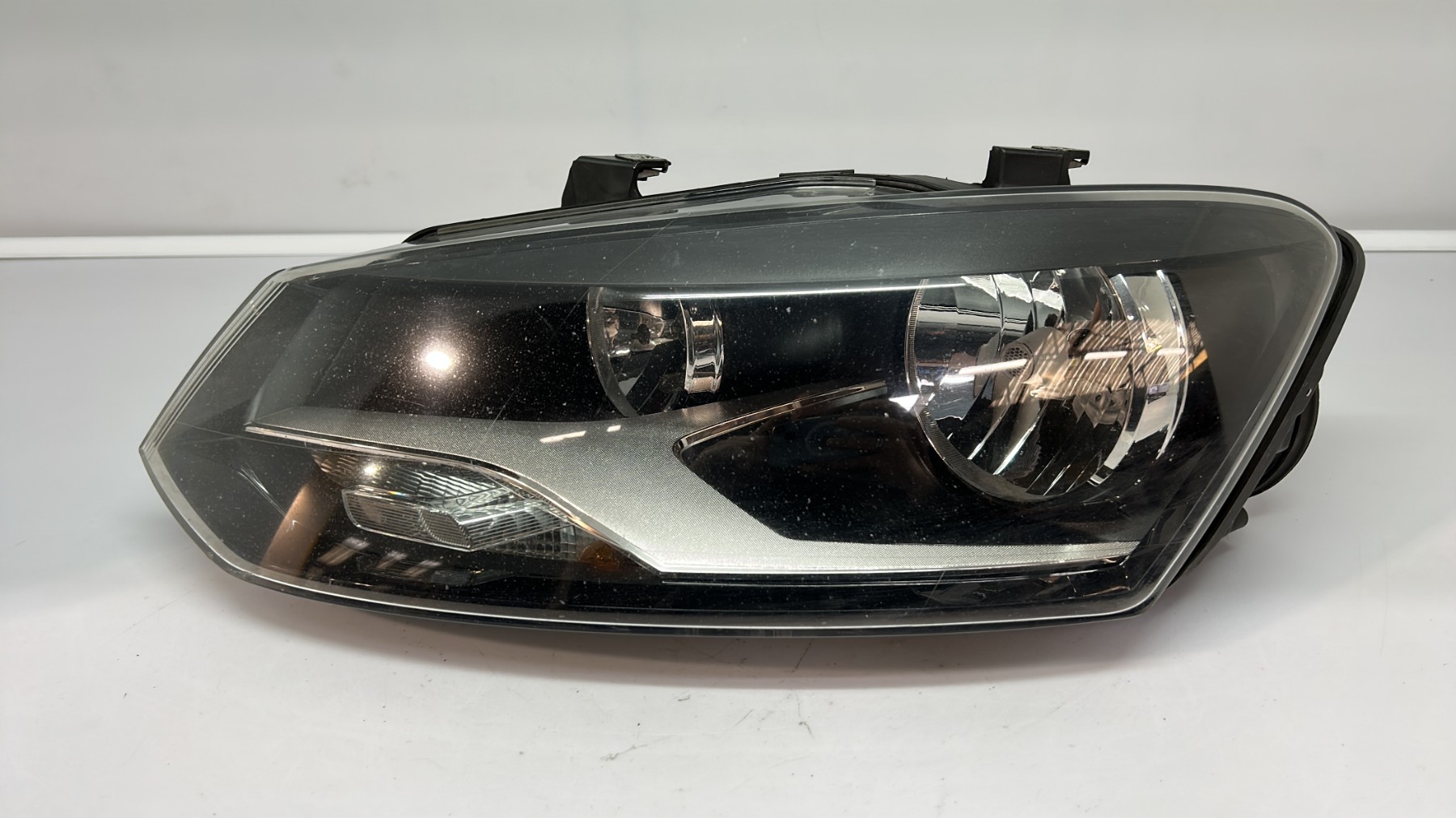 Optique avant principal gauche (feux)(phare) volkswagen polo 5 phase 1