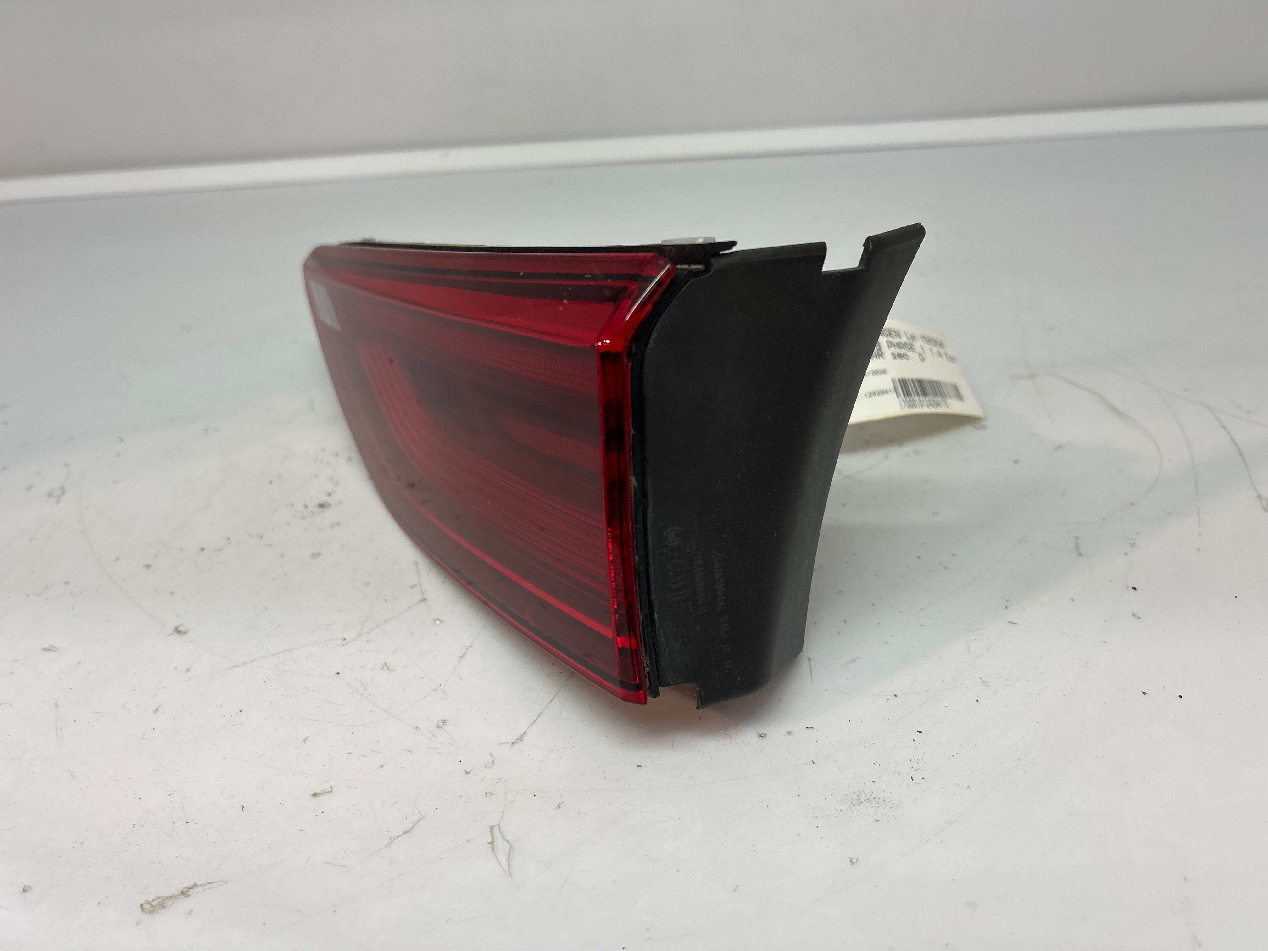 Feu arriere secondaire droit (feux) volkswagen golf 8 phase 1