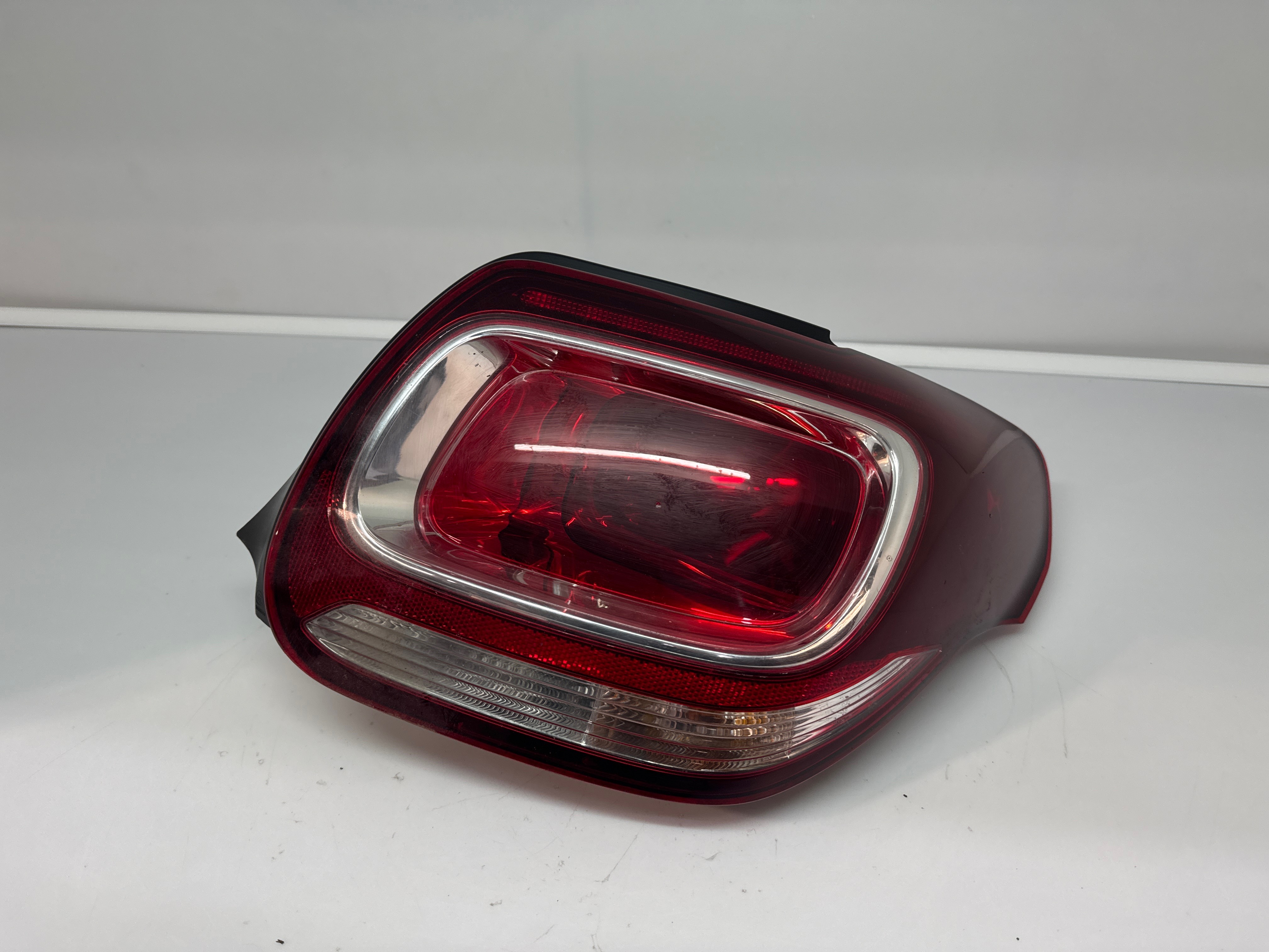 Feu arriere principal droit (feux) ds ds3 phase 3