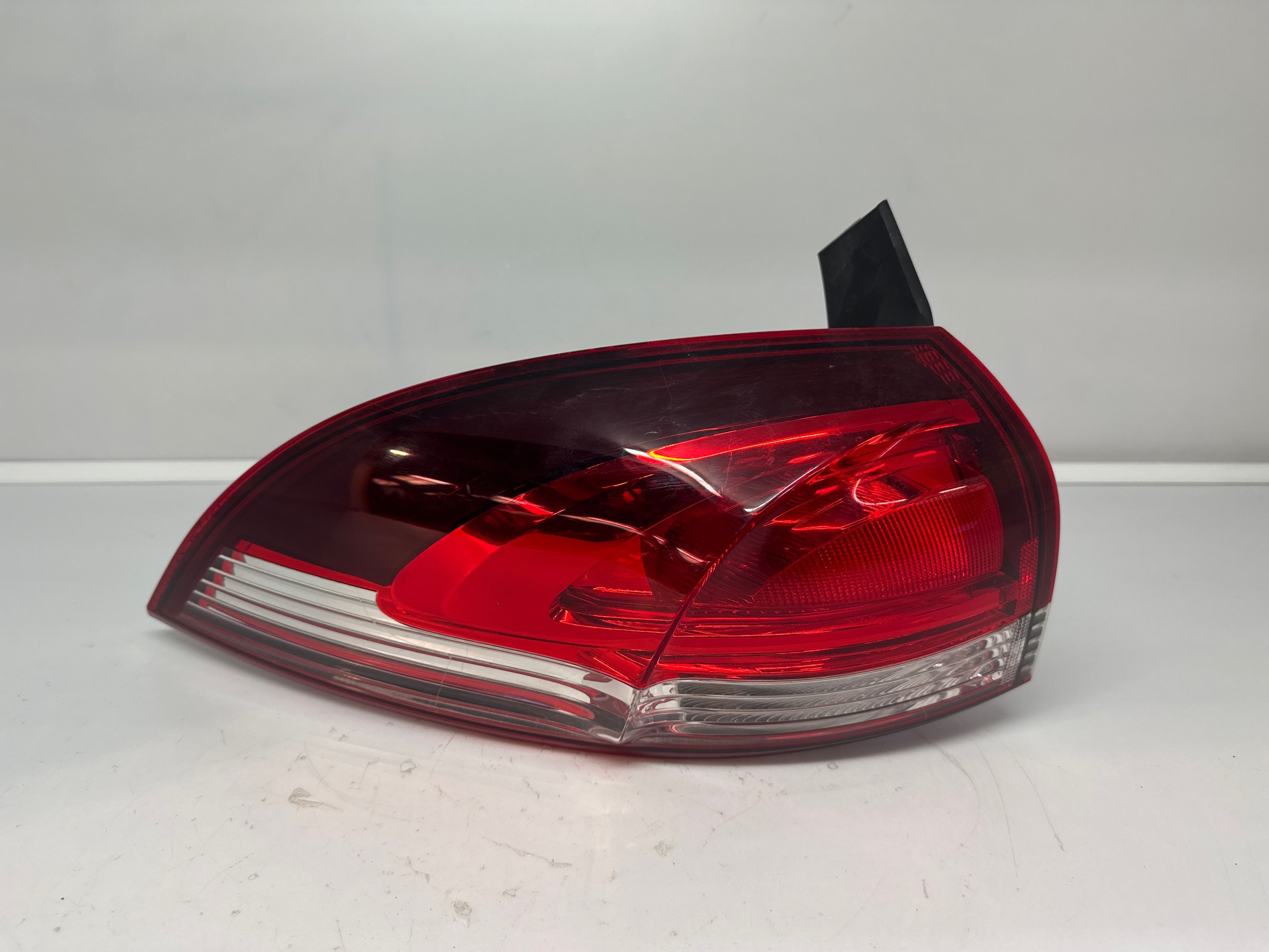 Feu arriere principal gauche (feux) renault clio 4 phase 1 break