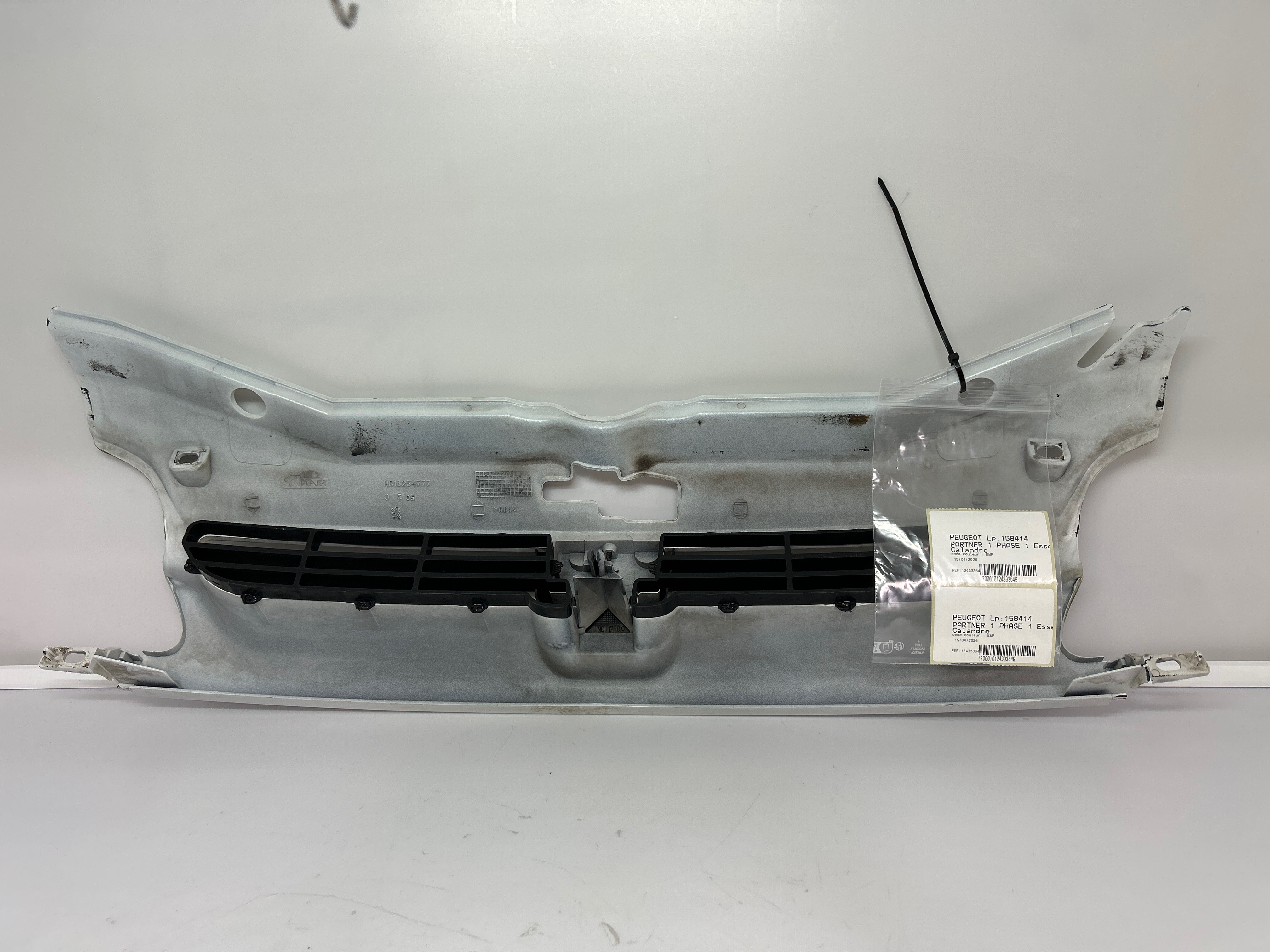 Calandre peugeot partner 1 phase 1