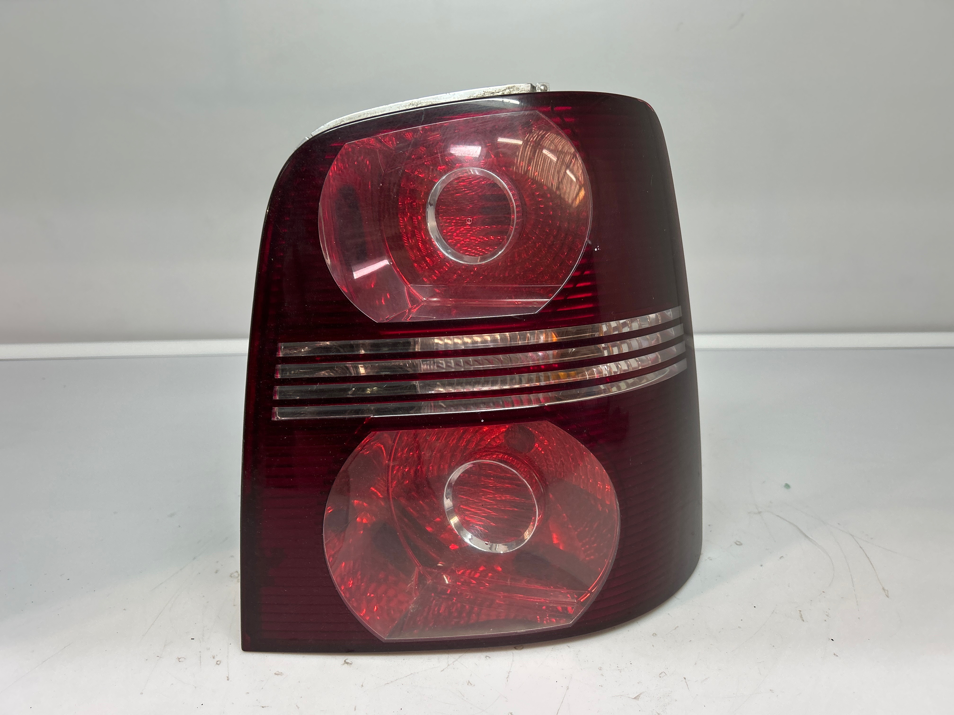 Feu arriere principal droit (feux) volkswagen touran 1 phase 2