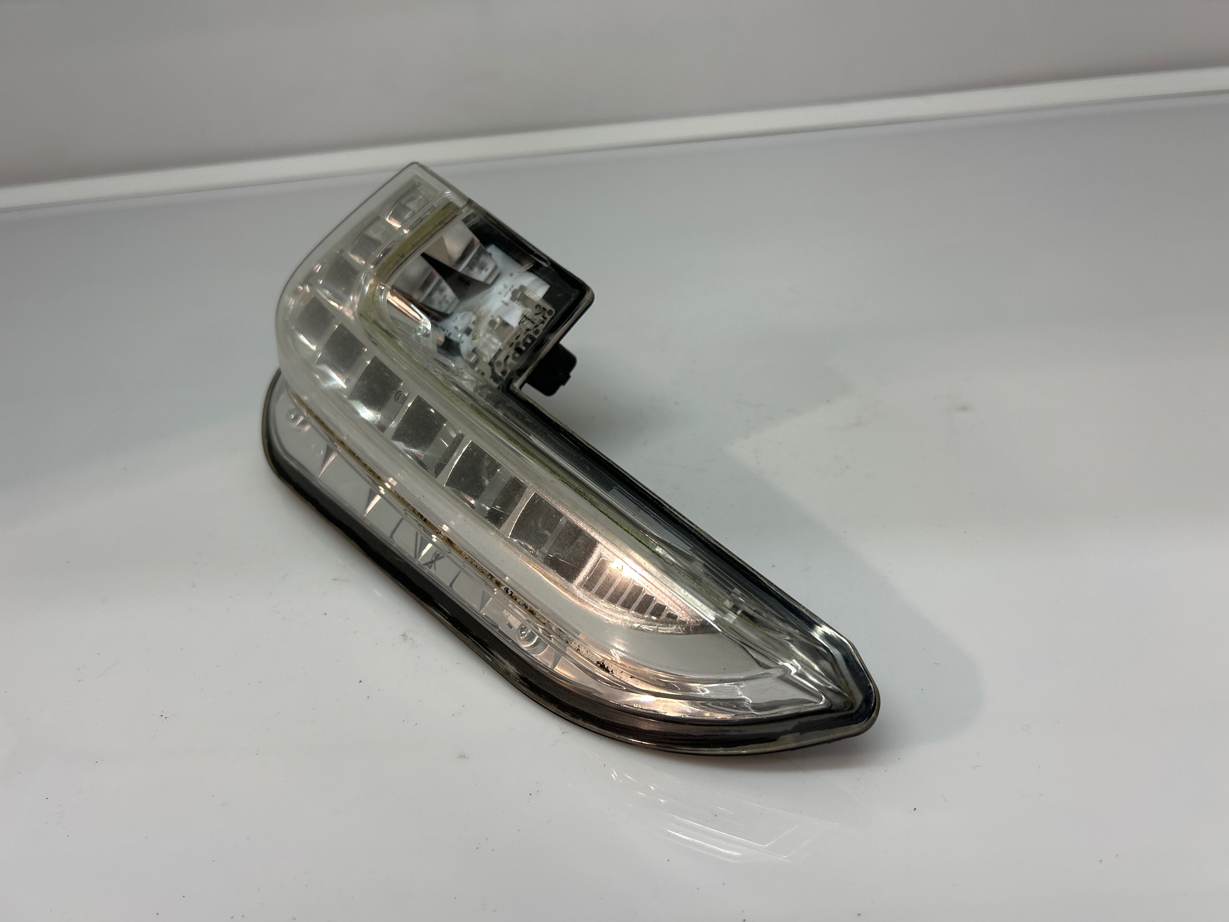 Feu diurne avant gauche renault megane 3 phase 2 break