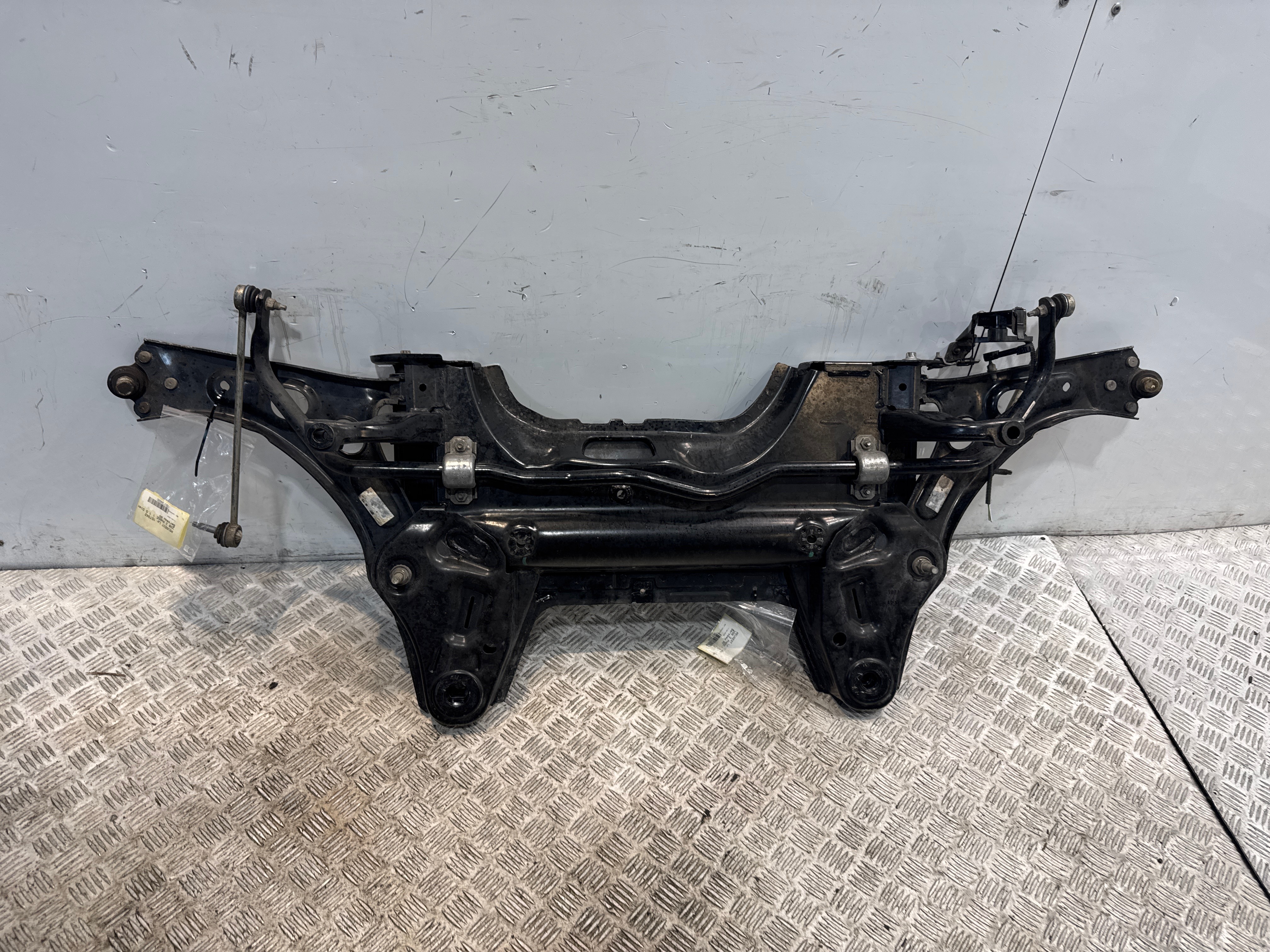 Berceau avant peugeot 208 2 phase 1