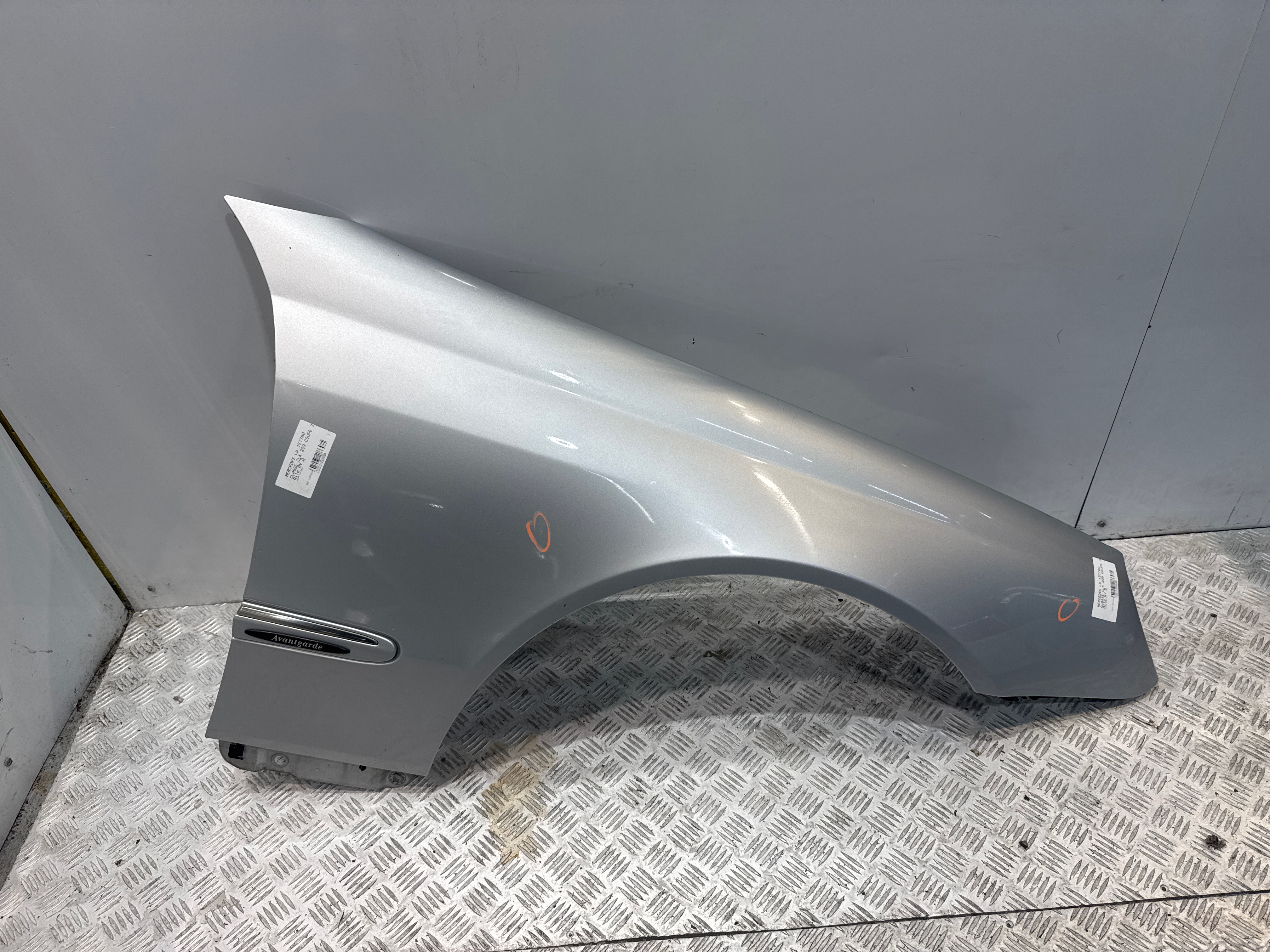 Aile avant droit mercedes classe clk 209 coupe