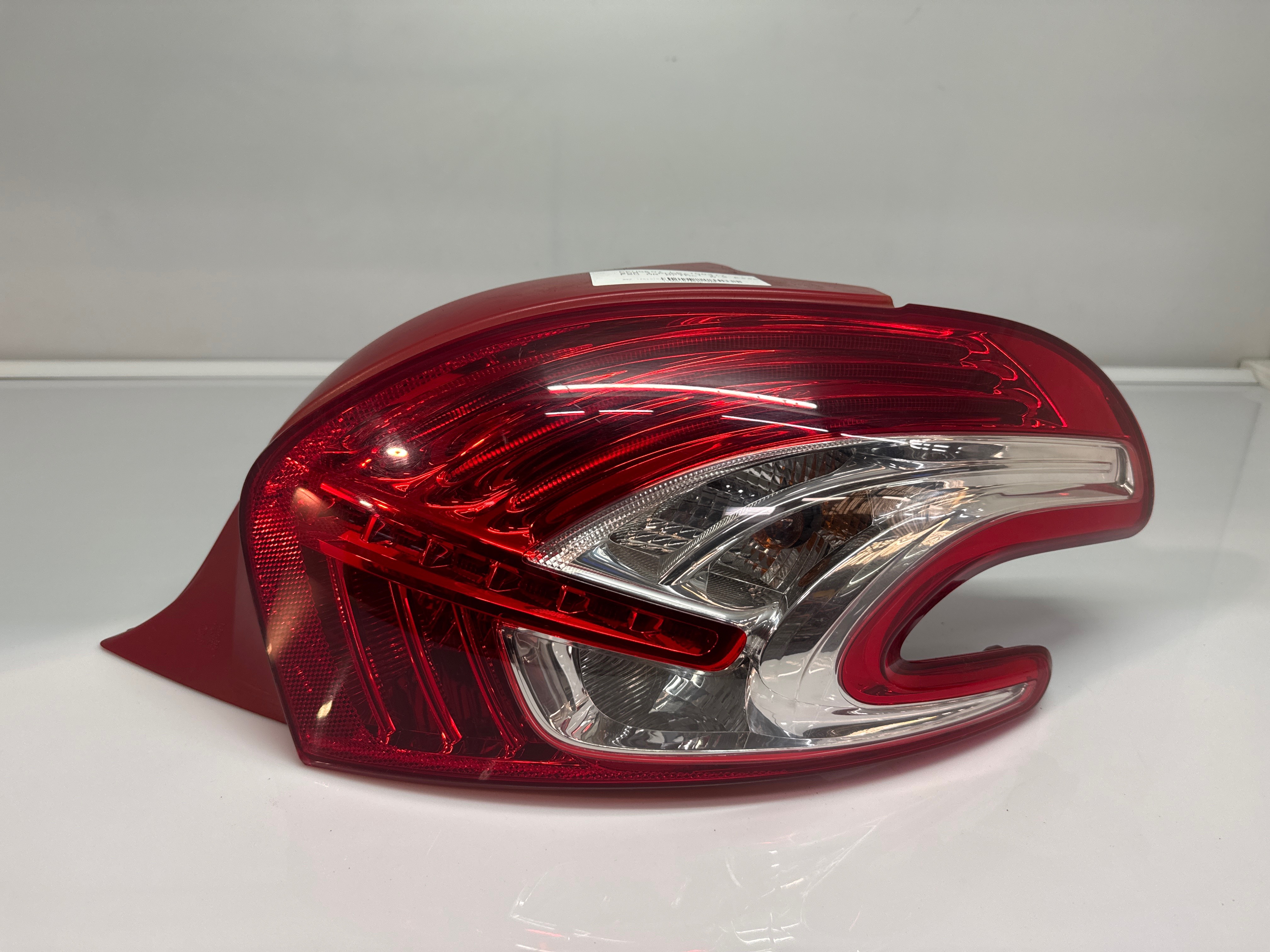 Feu arriere principal droit (feux) peugeot 208 1 phase 1
