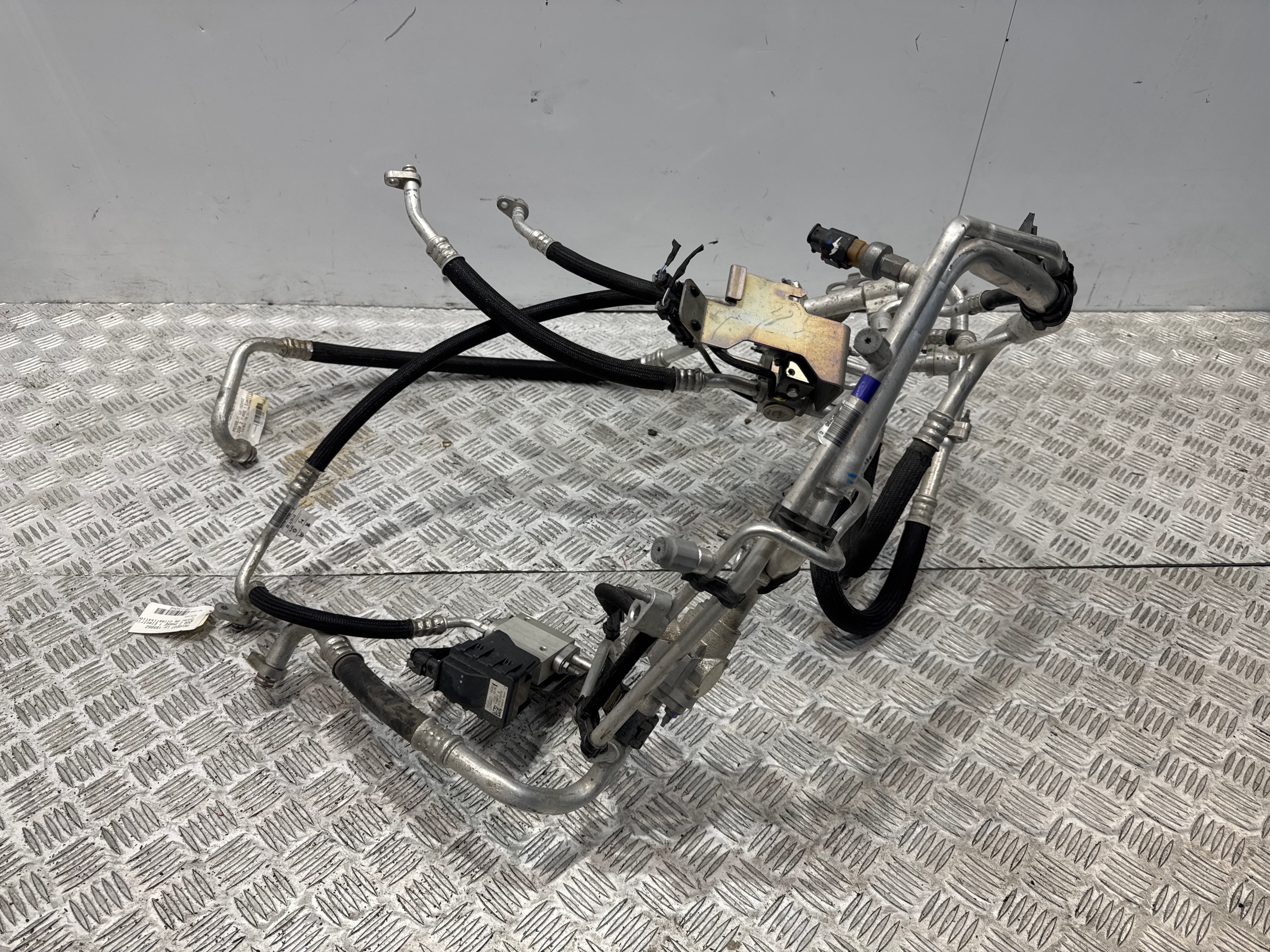Tuyau de climatisation peugeot 208 2 phase 1