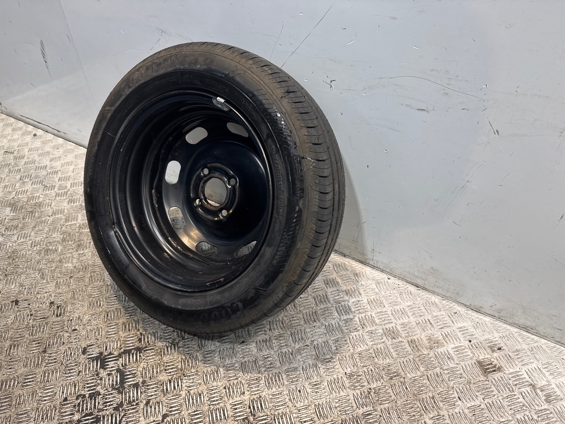 Roue de secours peugeot 207 phase 2