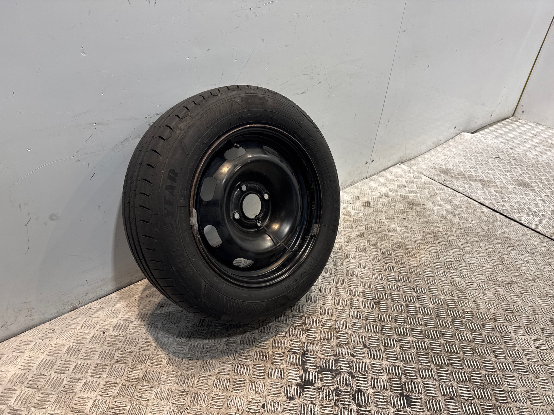 Roue de secours peugeot 207 phase 2