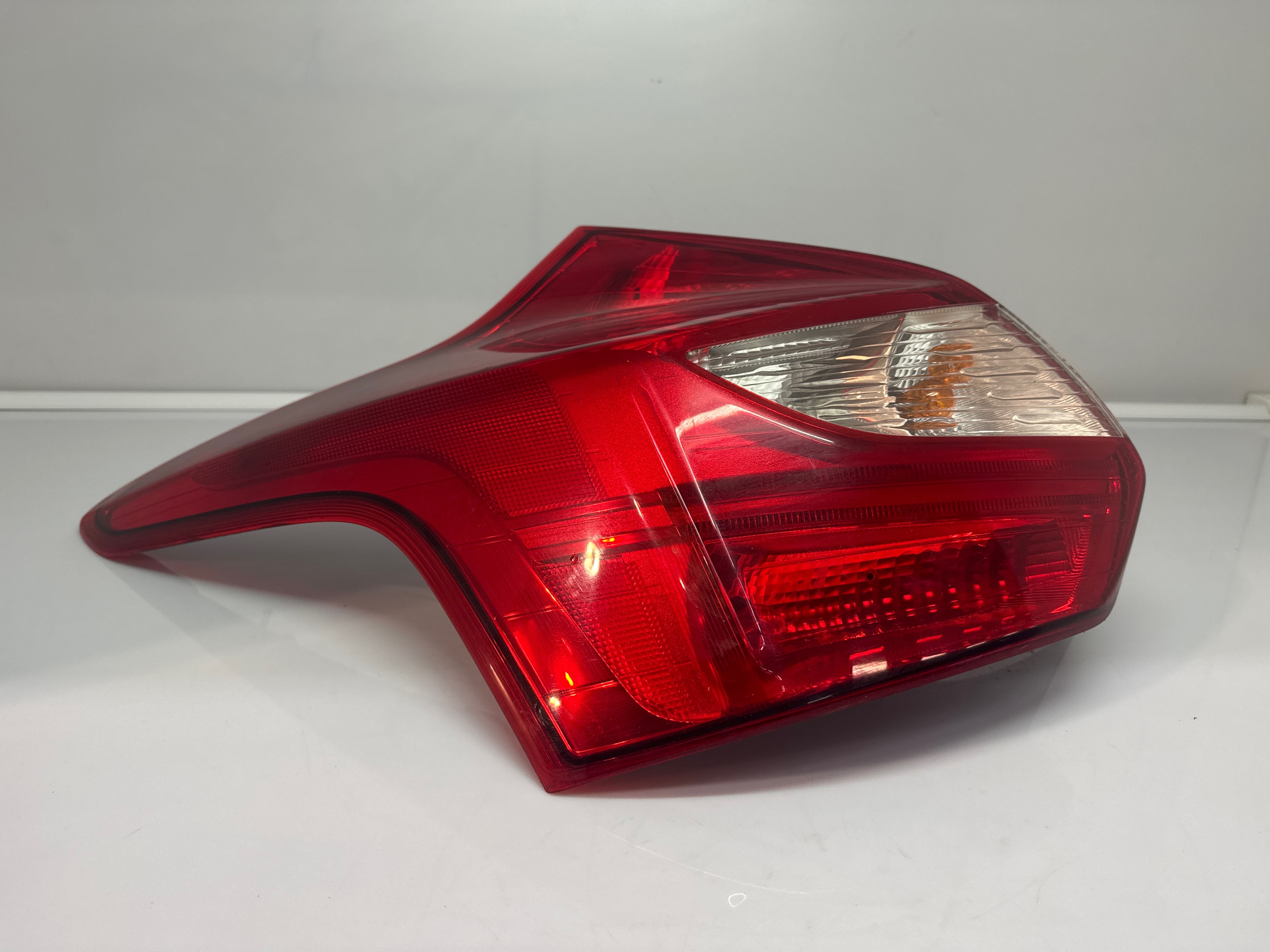 Feu arriere principal gauche (feux) ford focus 3 phase 1