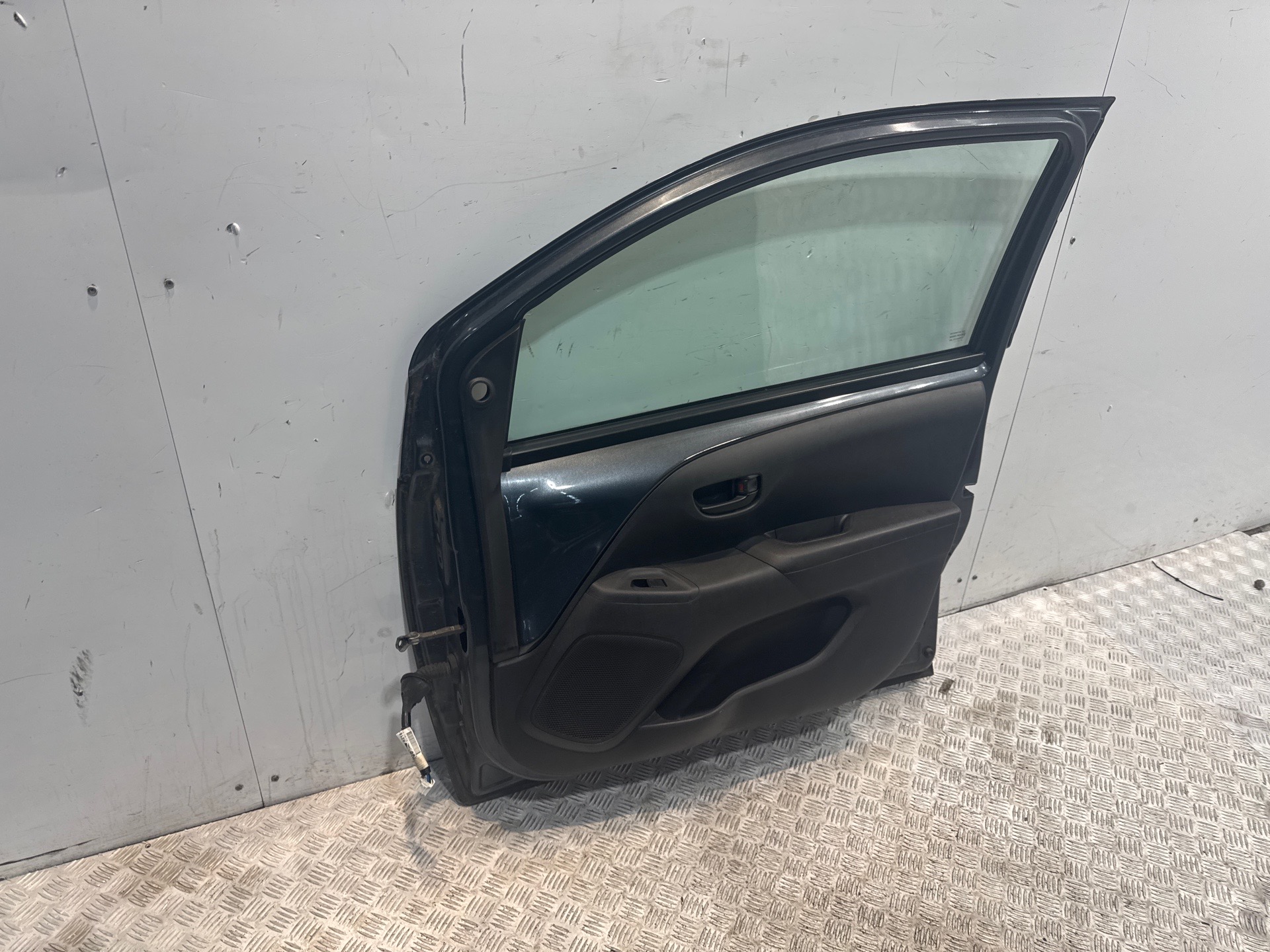 Porte avant droit peugeot 108