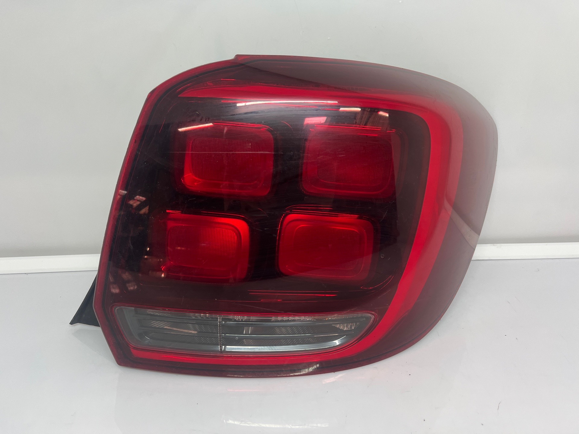 Feu arriere principal droit (feux) dacia sandero 2 phase 2