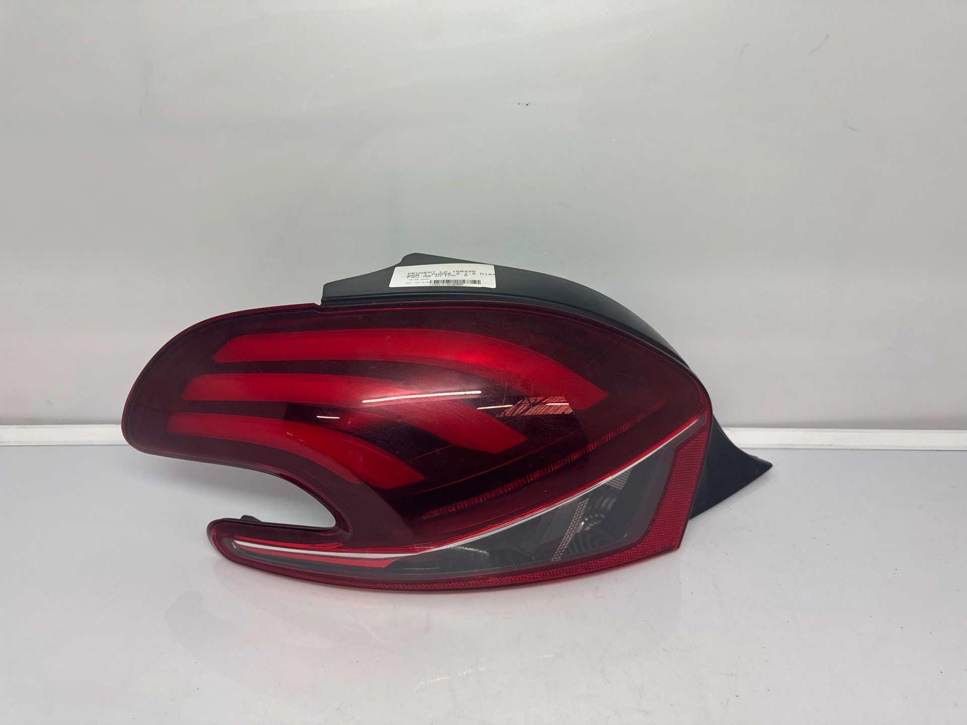 Feu arriere principal gauche (feux) peugeot 208 1 phase 2
