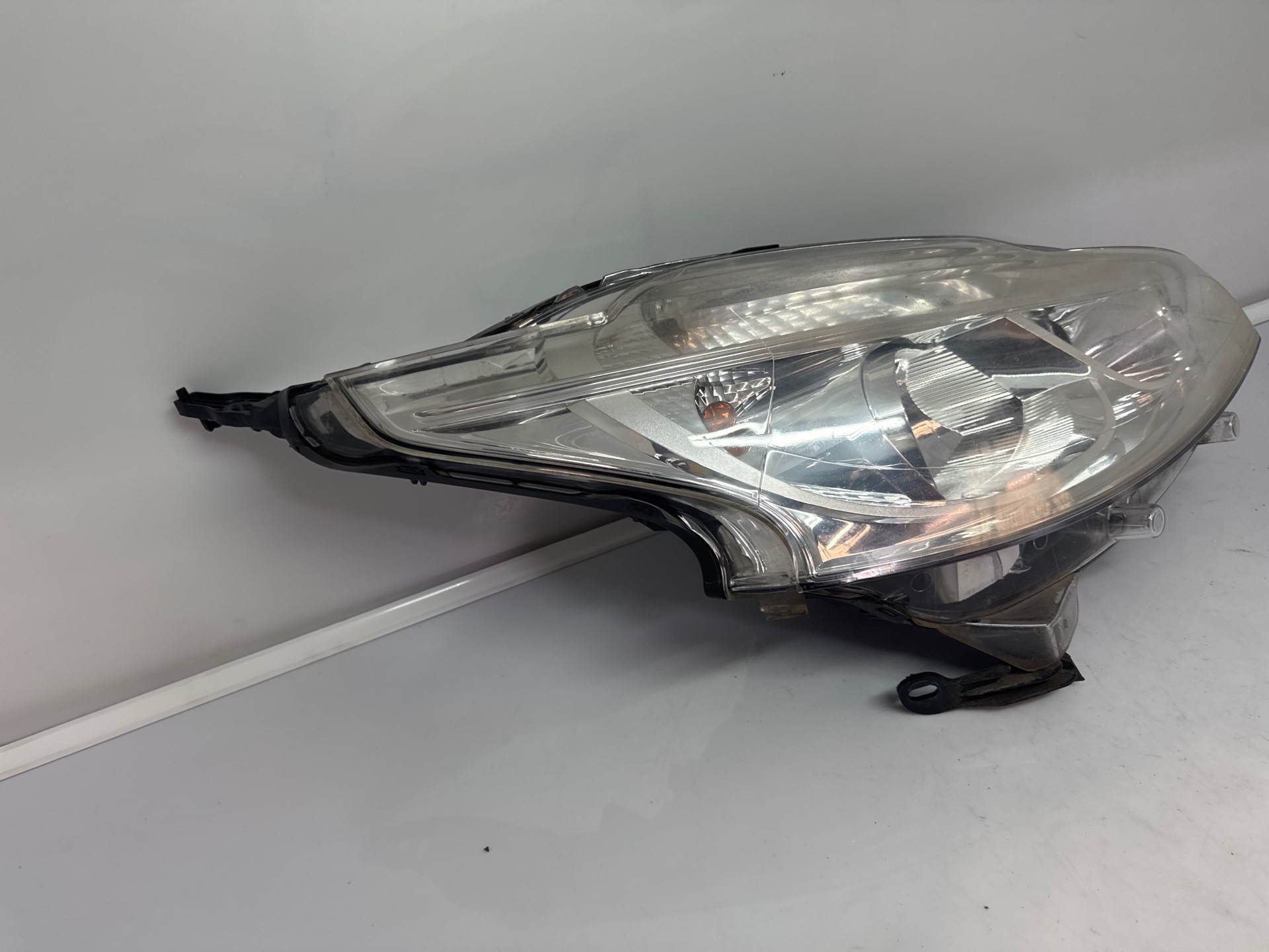 Optique avant principal droit (feux)(phare) peugeot 208 1 phase 1