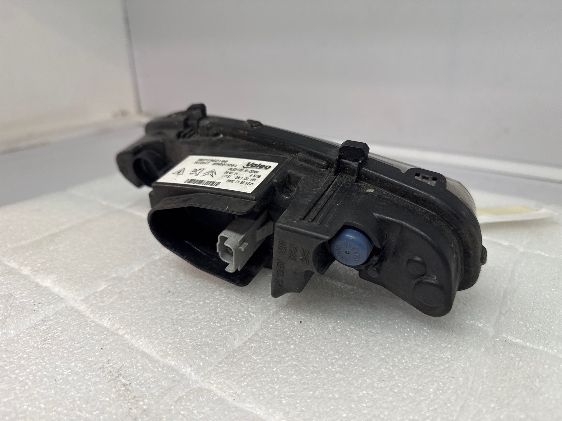 Feu diurne avant droit citroen ds3 phase 1