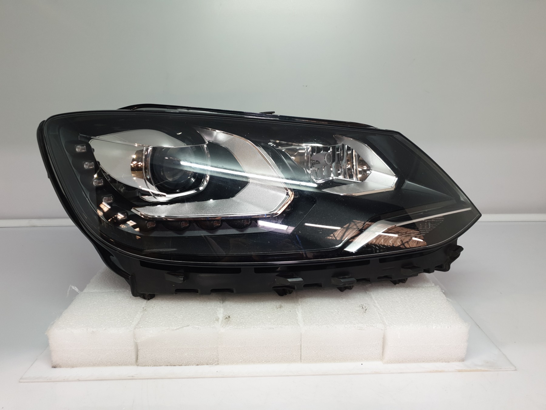 Optique avant principal droit (feux)(phare) volkswagen sharan 2 phase 2