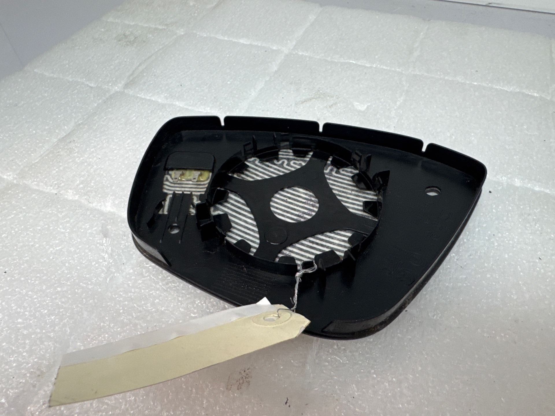 Glace retroviseur droit peugeot 208 1 phase 1