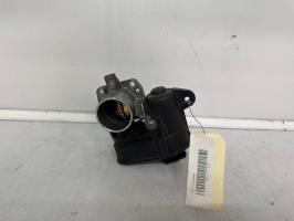 Boitier papillon peugeot 208 1 phase 2