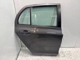 Porte arriere droit toyota yaris 2 phase 1